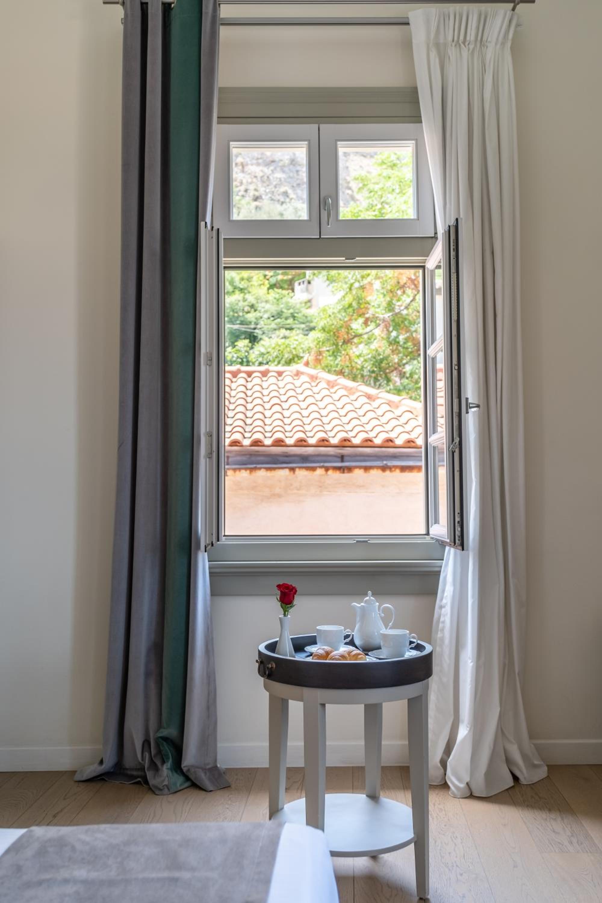 Prestige Triple Room - Photo 7
