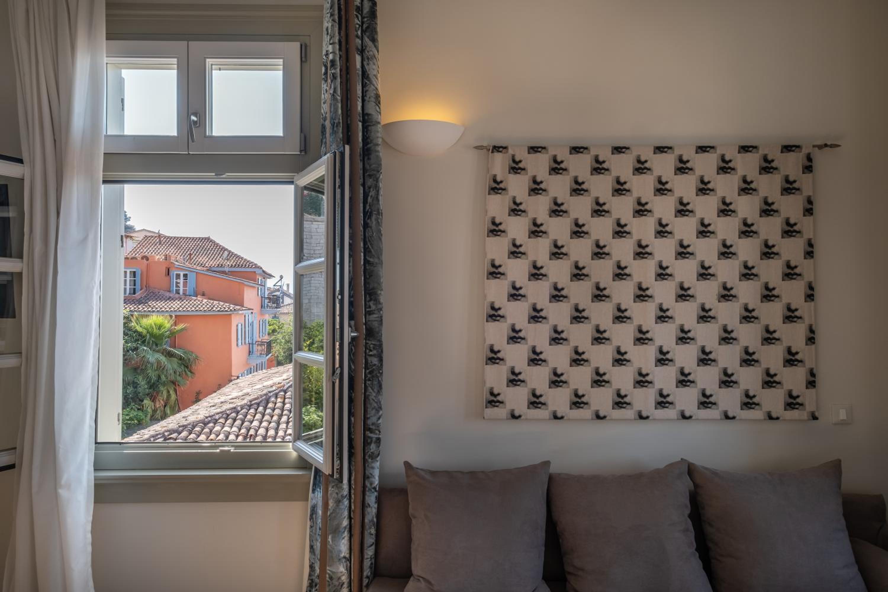 Junior Suite with Sea View - Photo 7