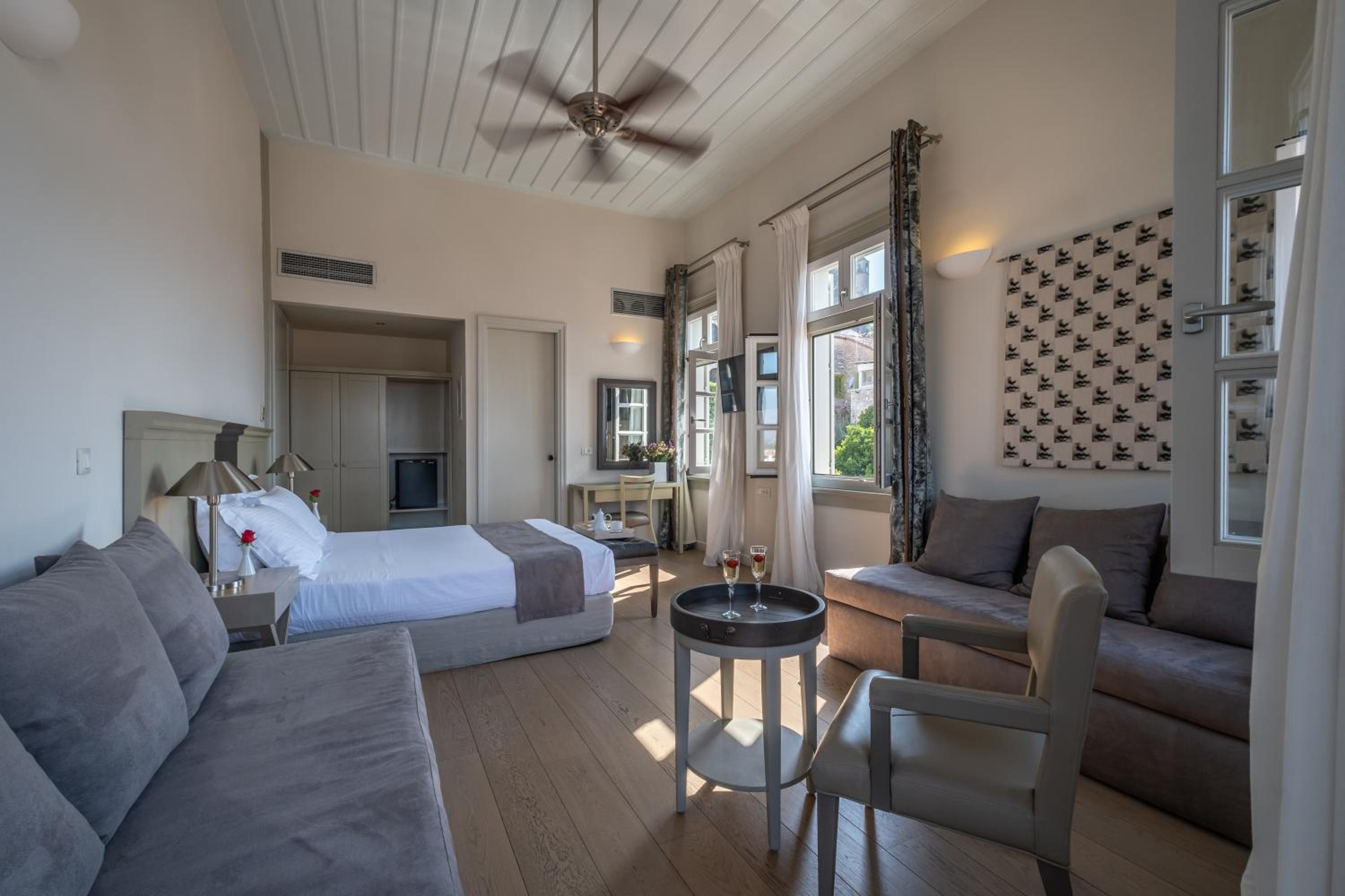 Junior Suite with Sea View - Photo 6