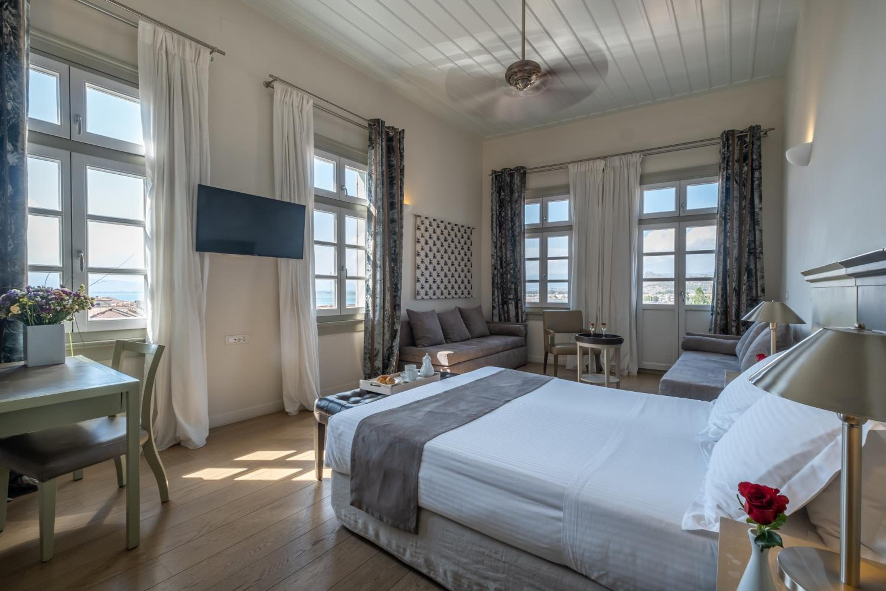 Junior Suite with Sea View - Photo 8