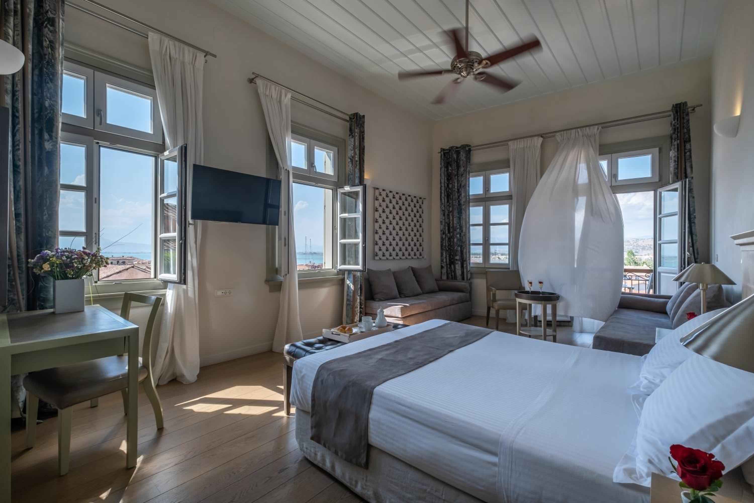 Junior Suite with Sea View - Photo 1