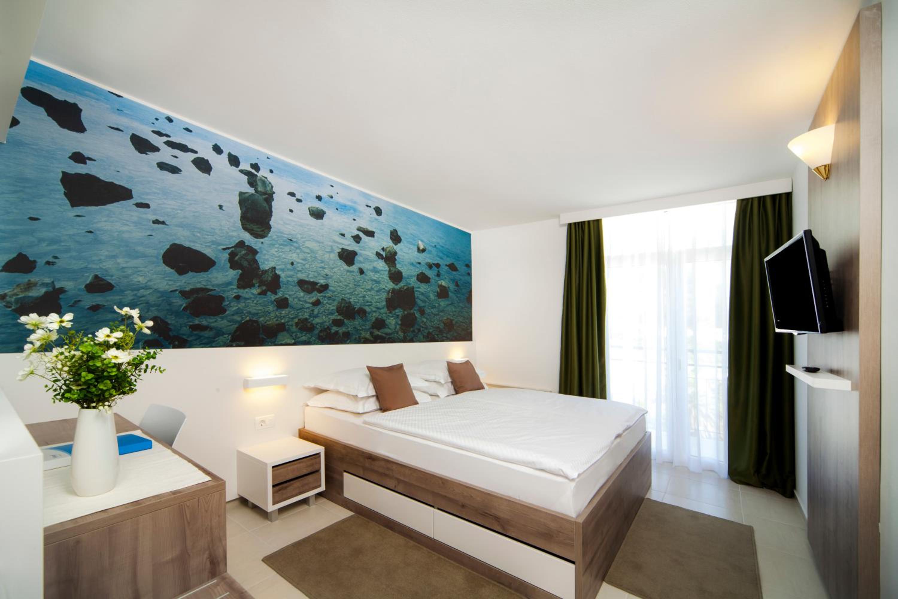 Standard Sea Side Double Room with Balcony - Photo 3