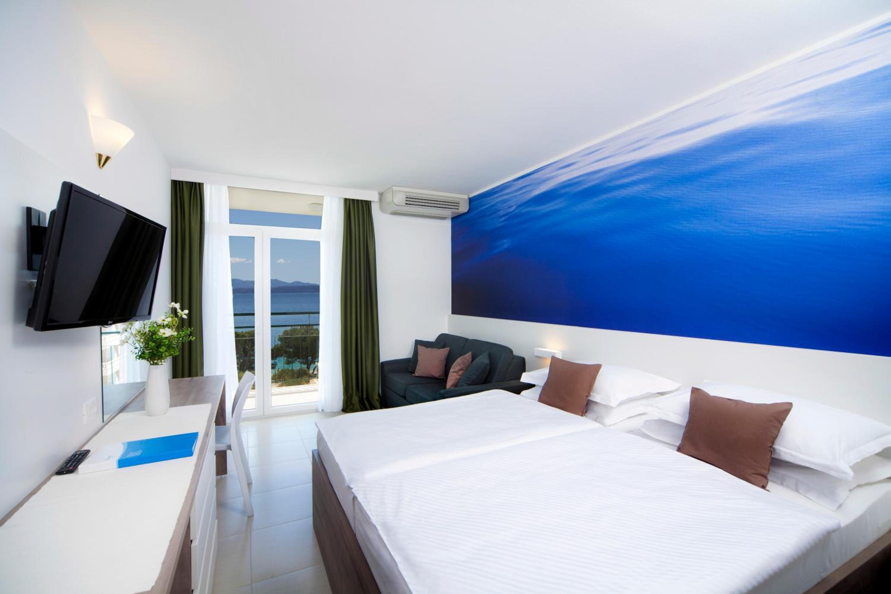 Superior Sea Side Double Room with Balcony - Photo 2