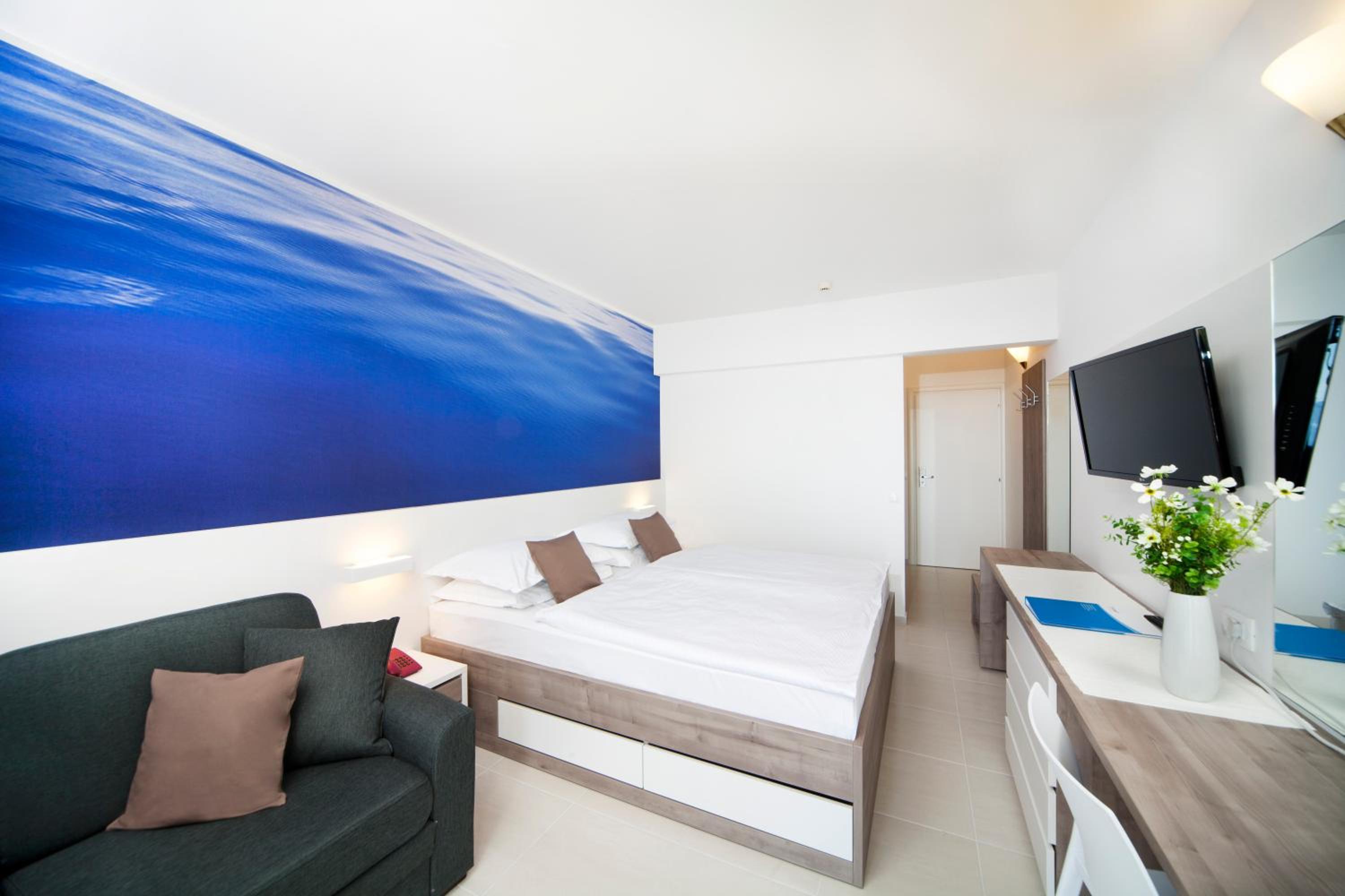 Superior Sea Side Double Room with Balcony - Photo 3