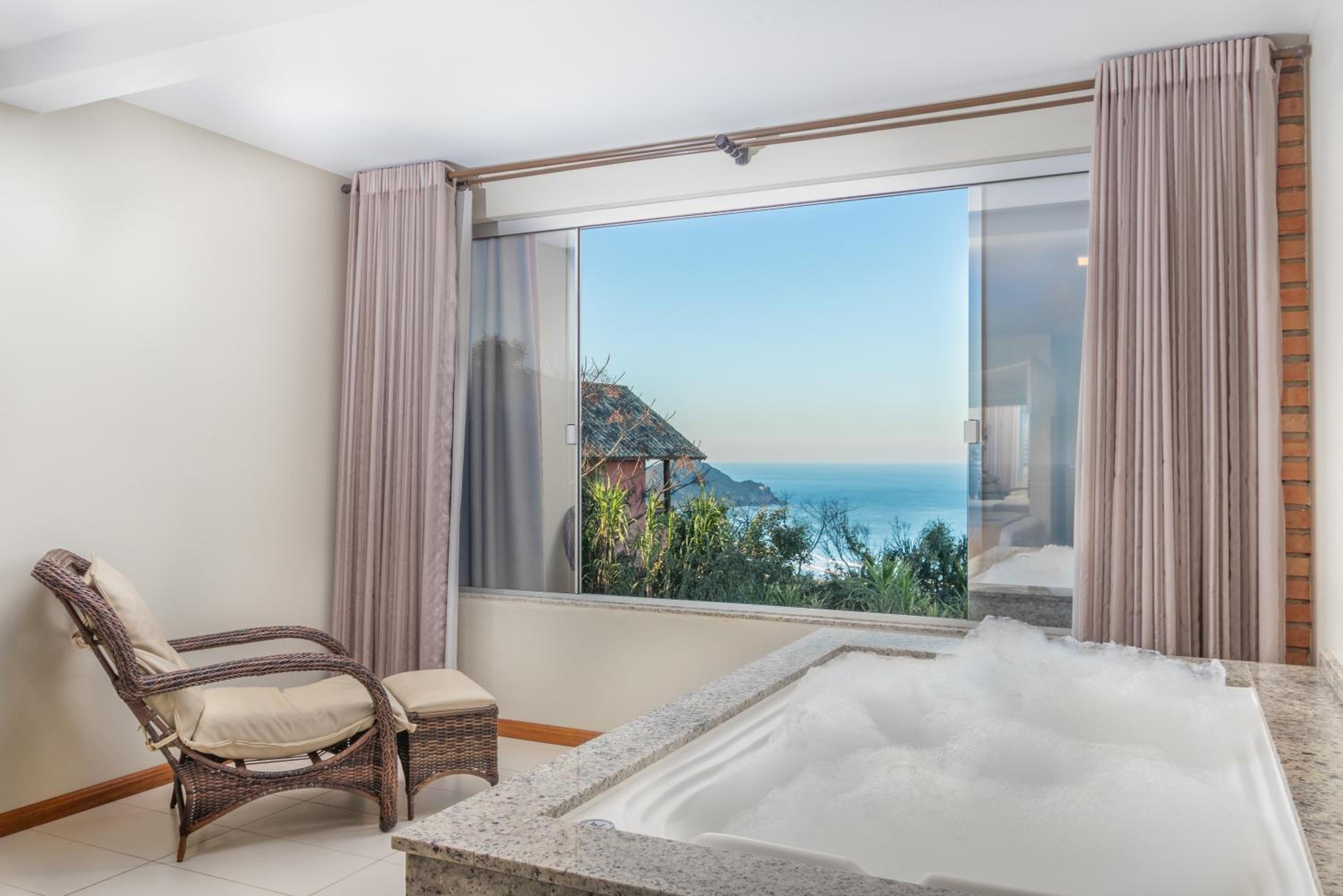 Double Room with Sea View photo 2