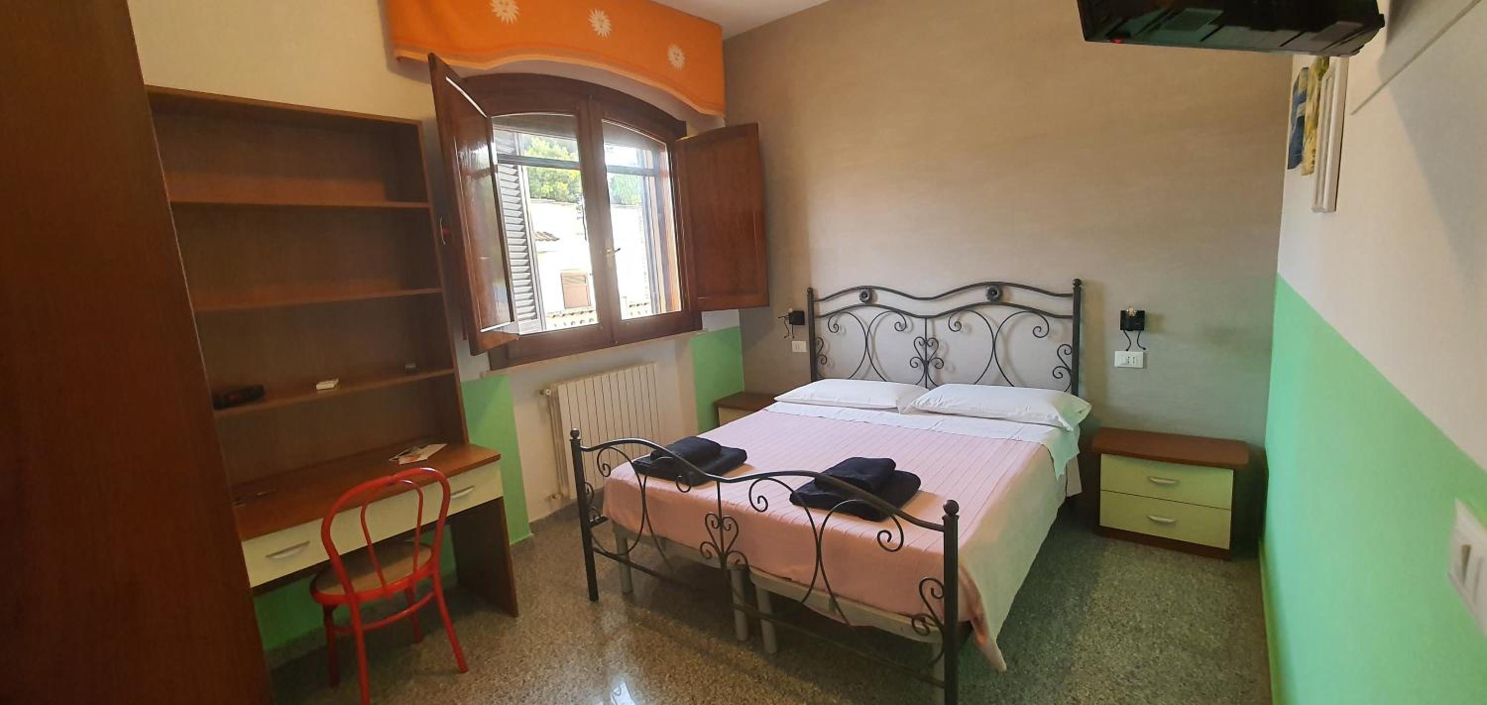 Double Room with Private External Bathroom