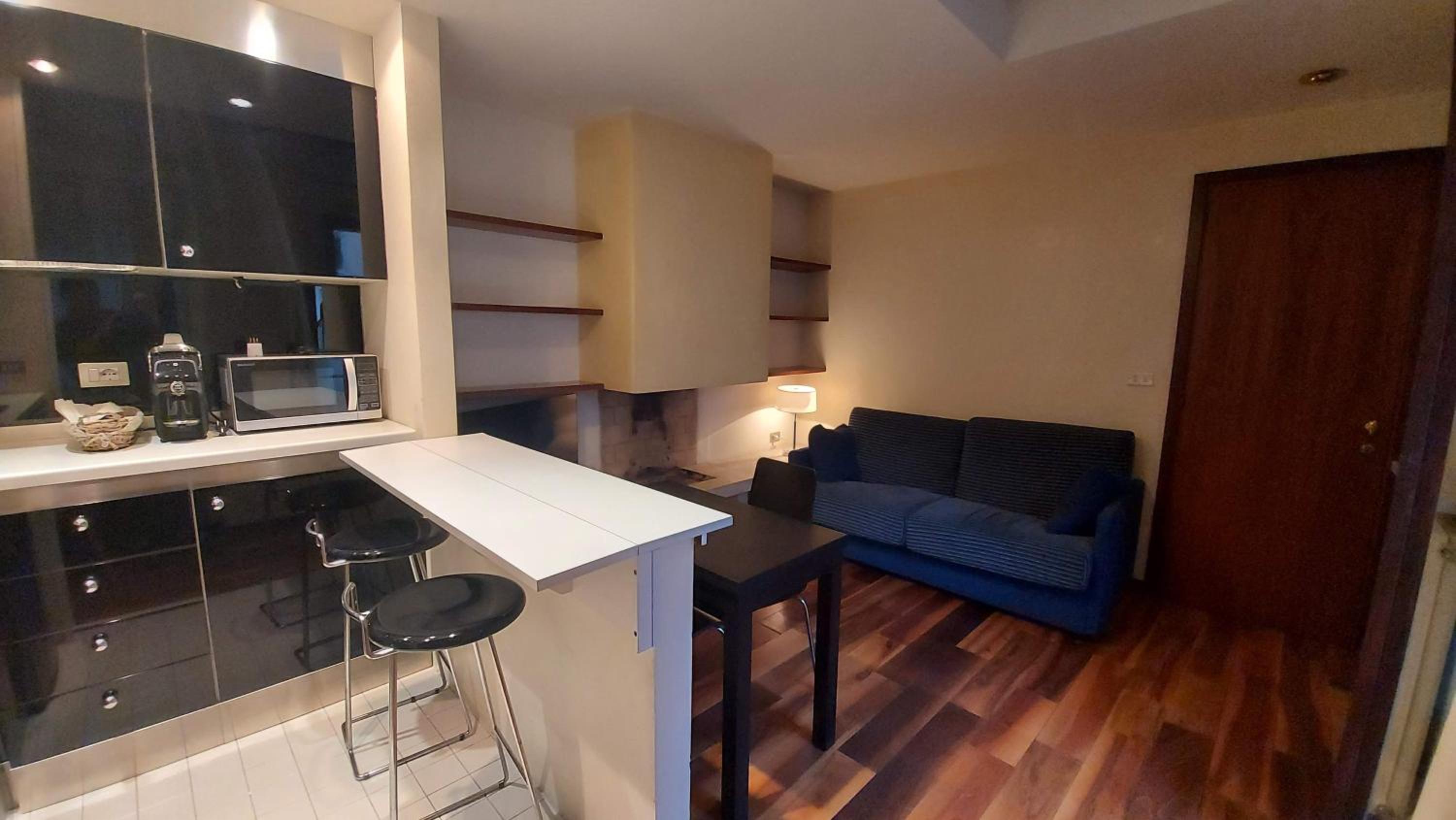 One-Bedroom Apartment - Photo 4