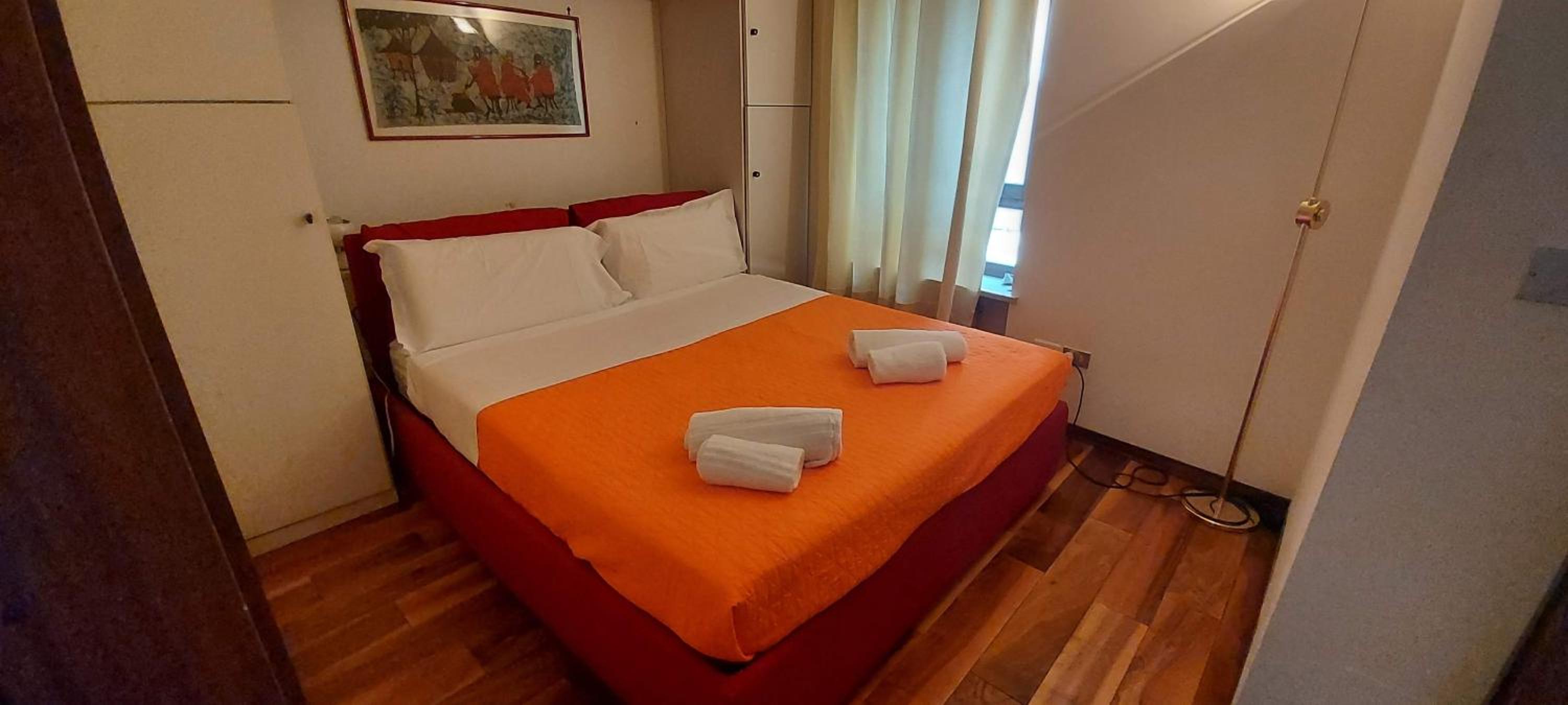 One-Bedroom Apartment - Photo 3