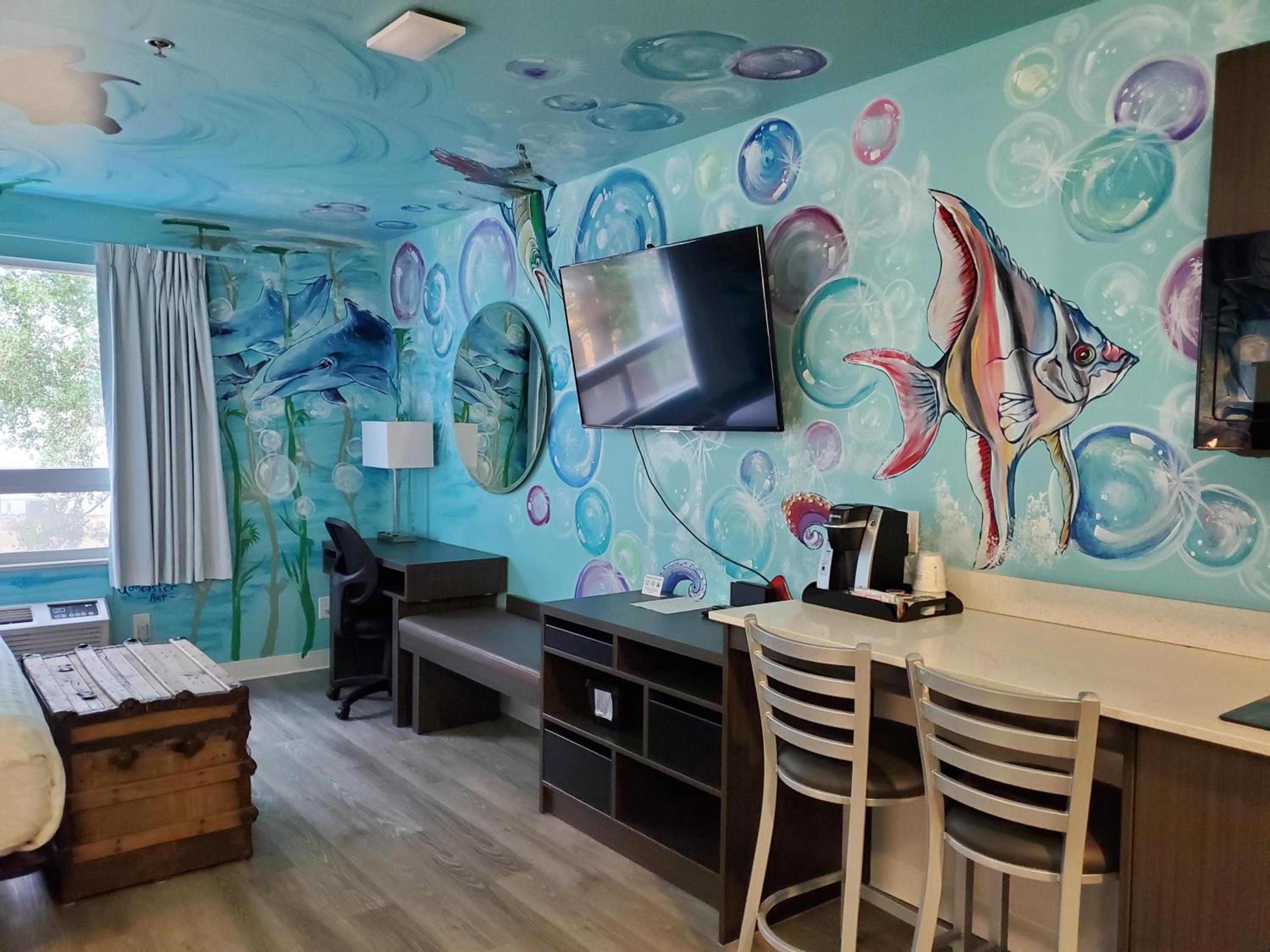 1 King Bed. Under the Sea Theme Room, Non-Smoking - Photo 4