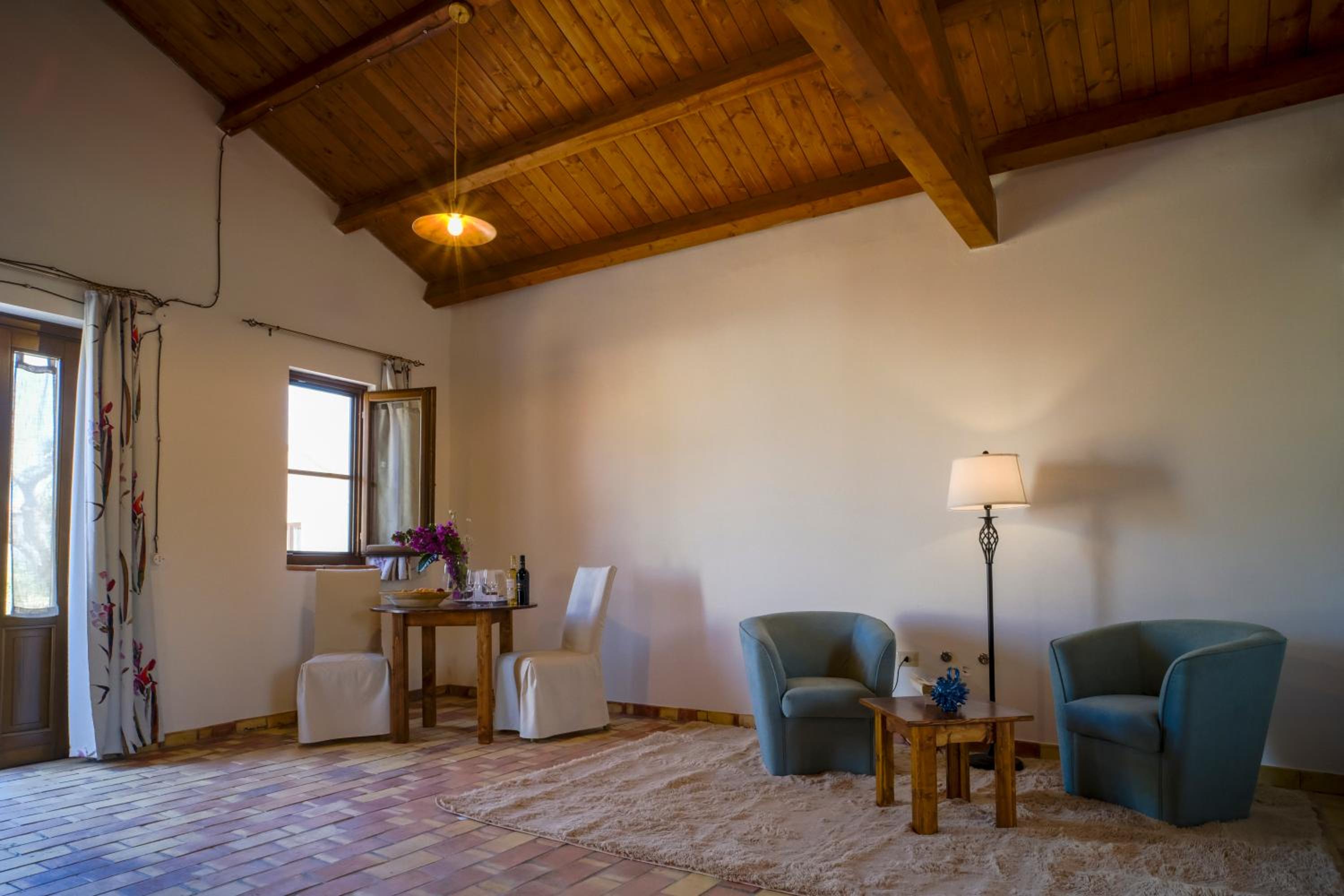 Junior Suite with Garden View - Photo 1