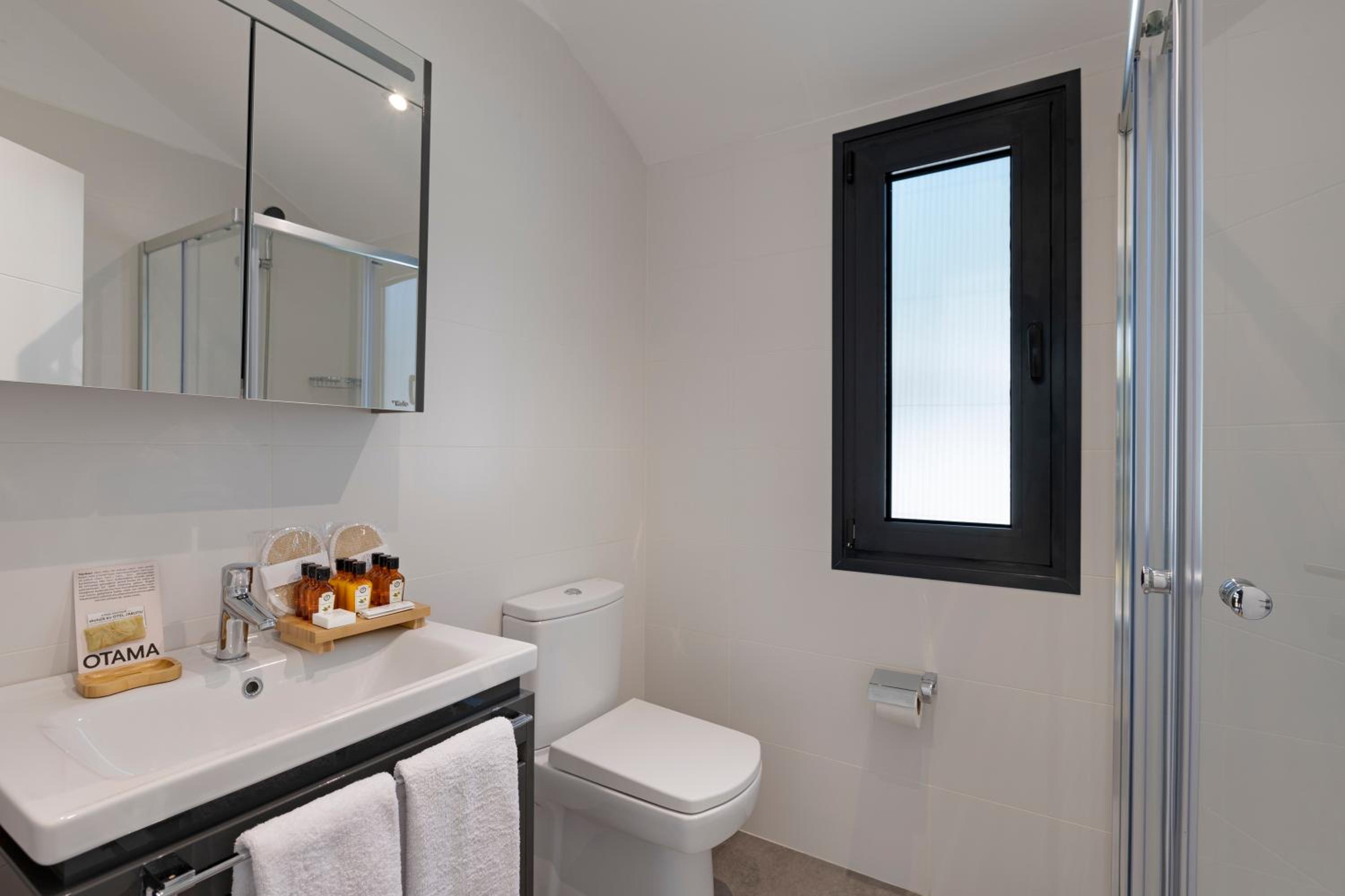 Double Room with Mountain View - Photo 4