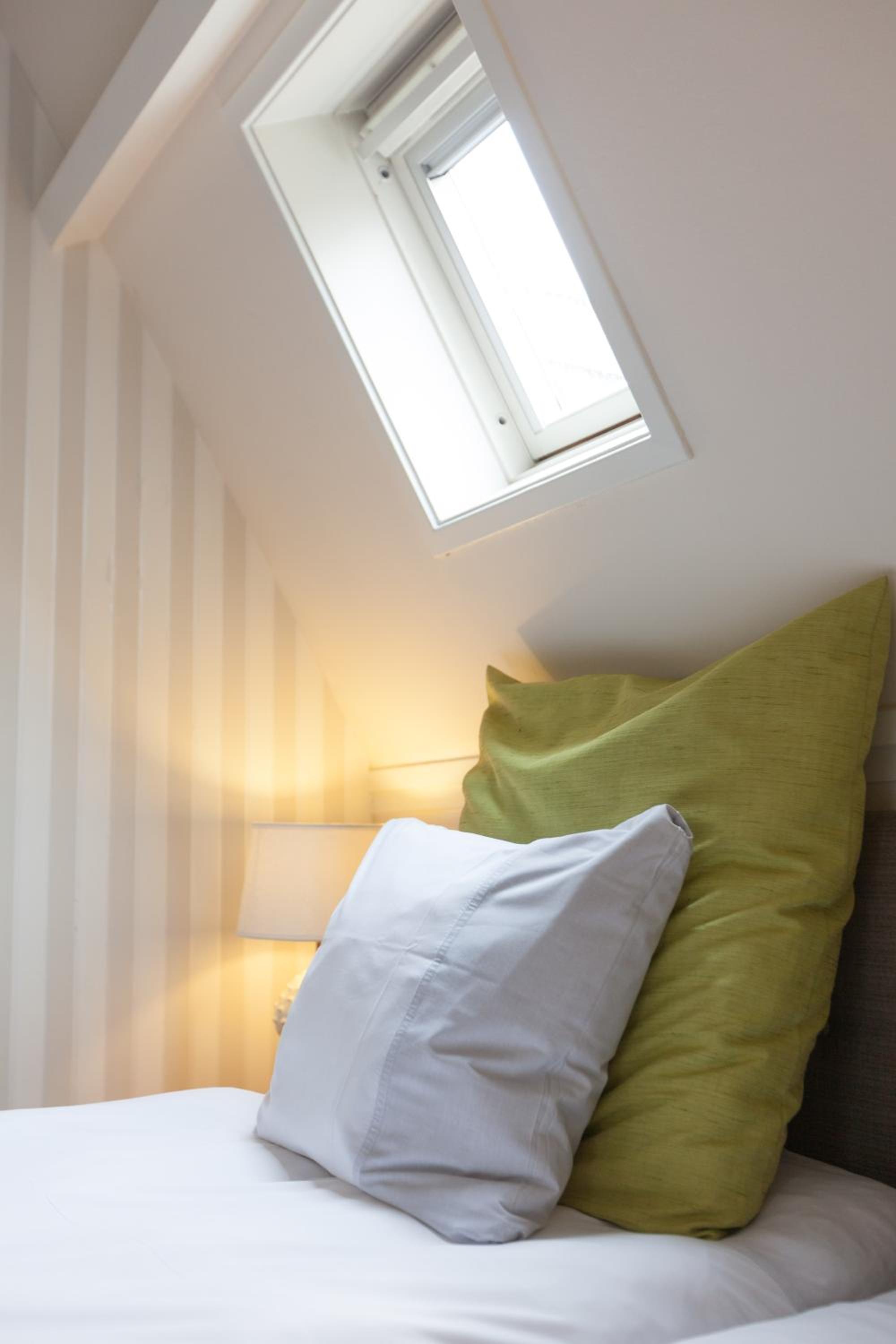 Deluxe Double Or Twin Room - Photo 2