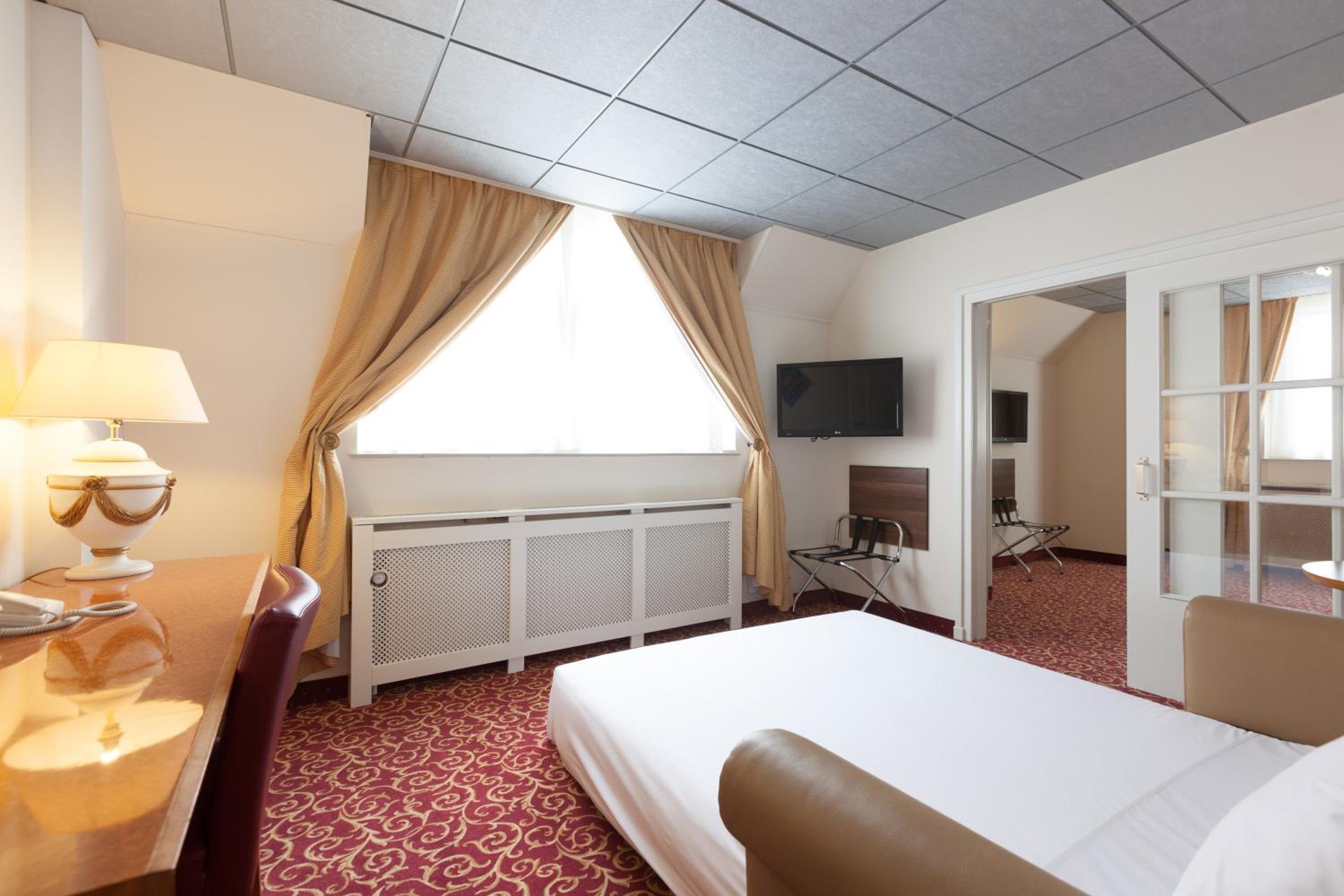 Suite - Photo 5