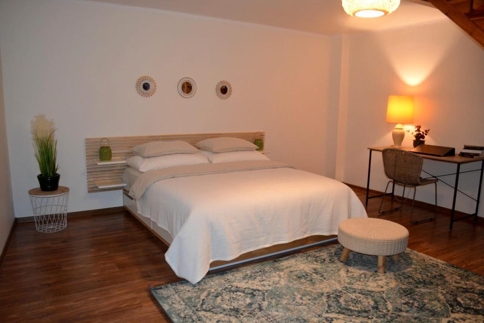Apartment - Split Level photo 1