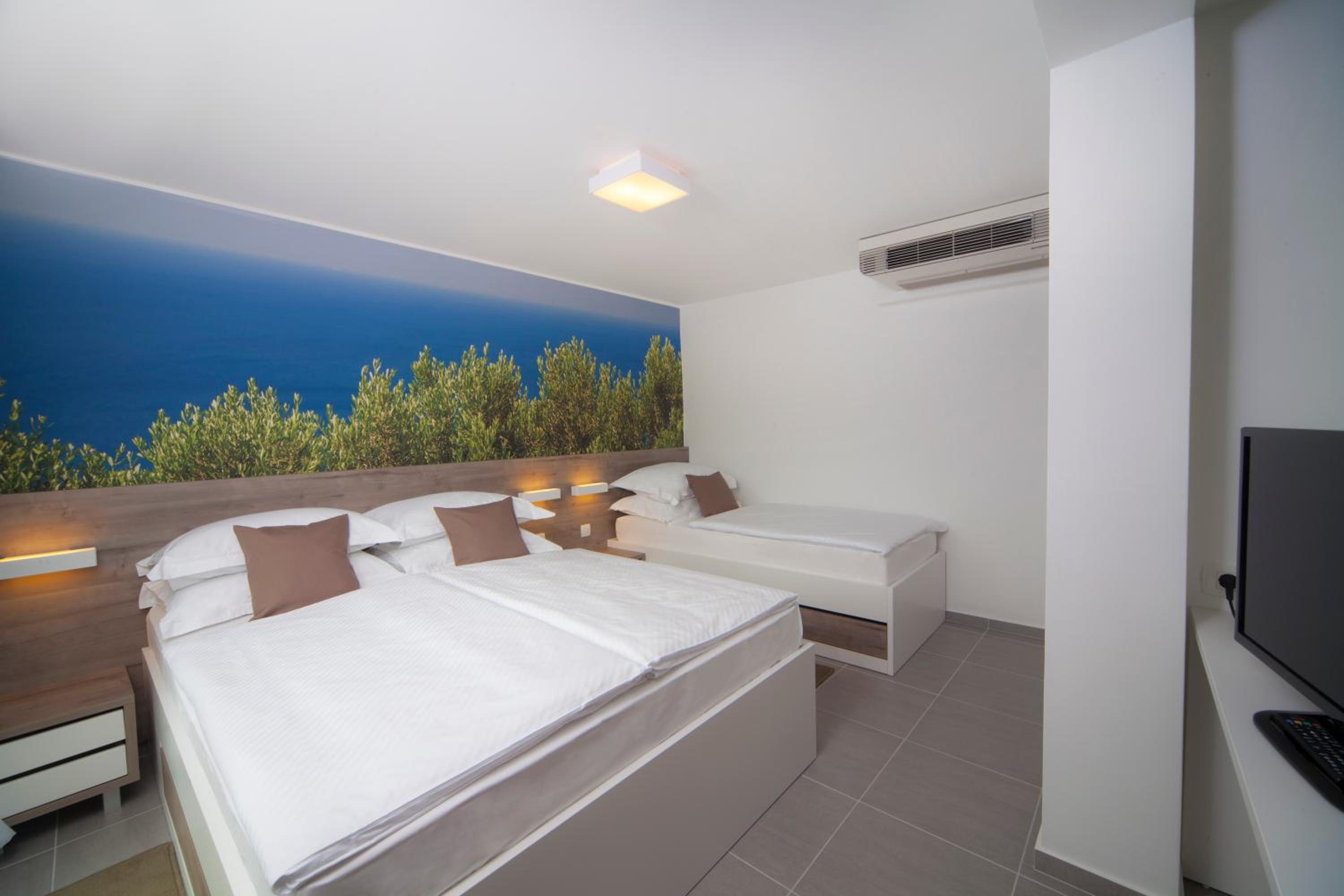 Family Room - Annex - Photo 1