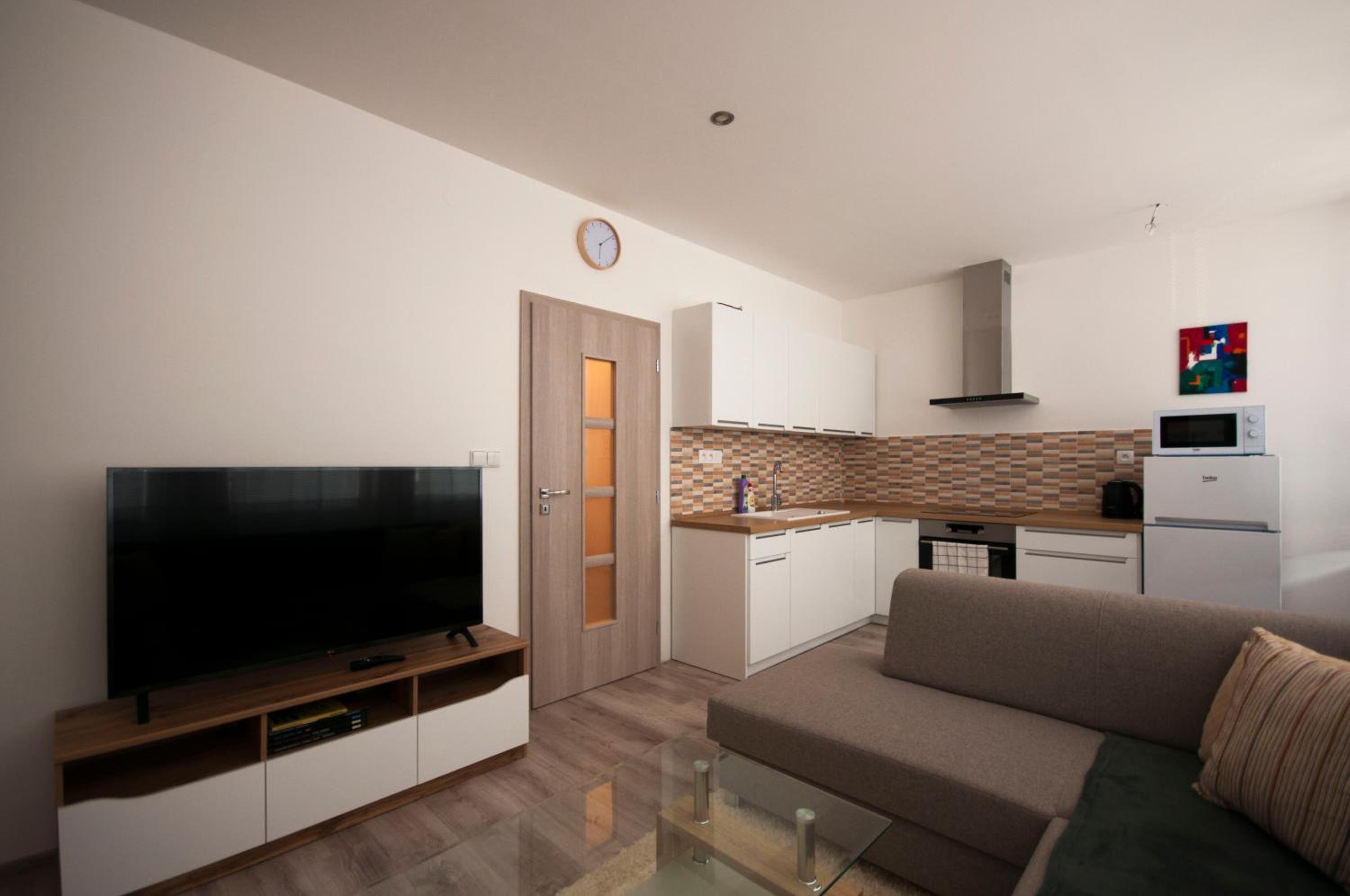 One-Bedroom Apartment - Photo 9