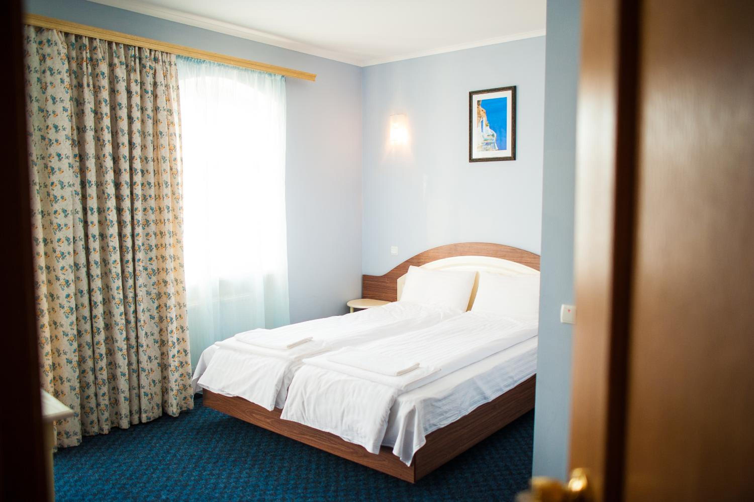Basic Double Room photo 3