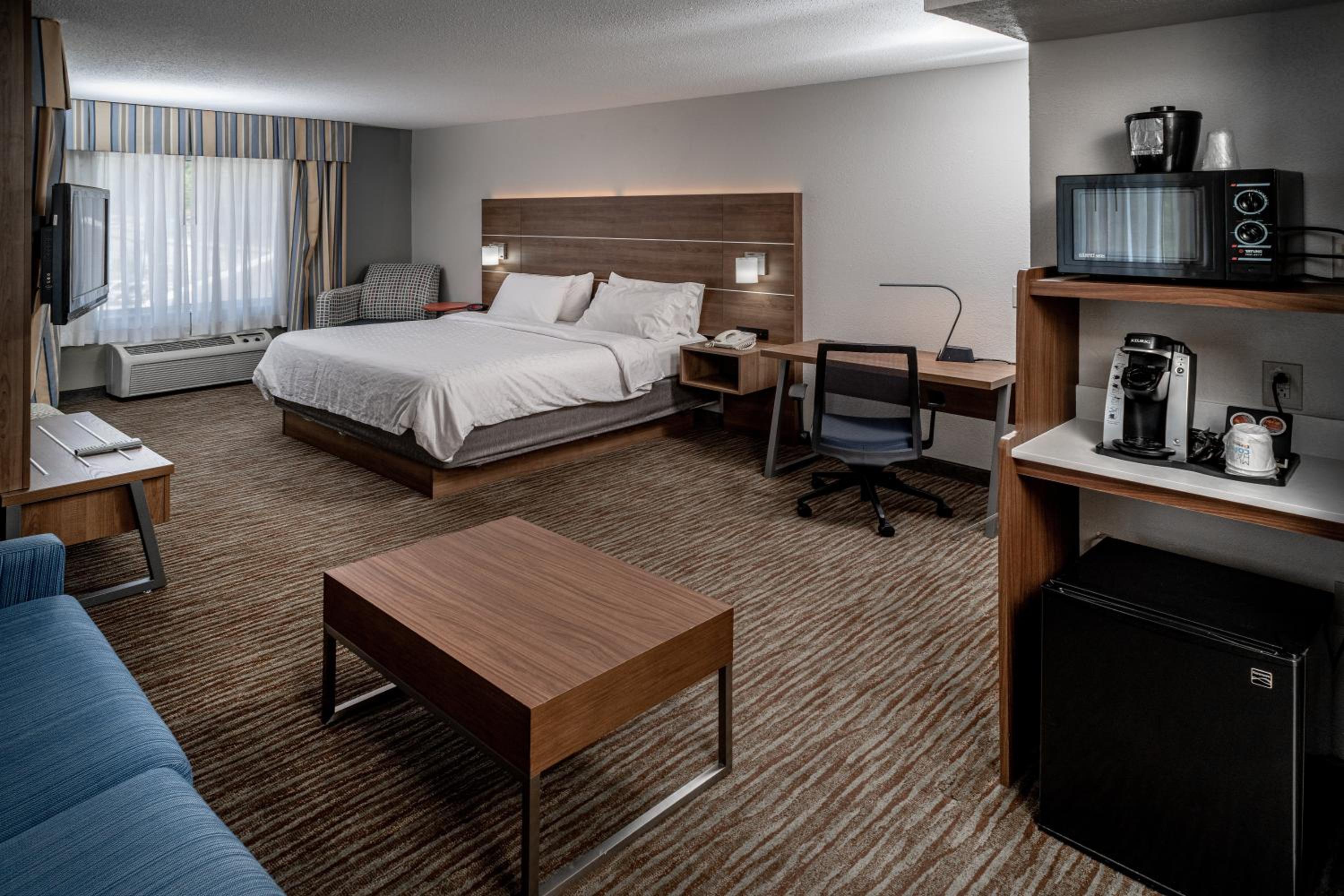 Executive King Suite - Photo 8