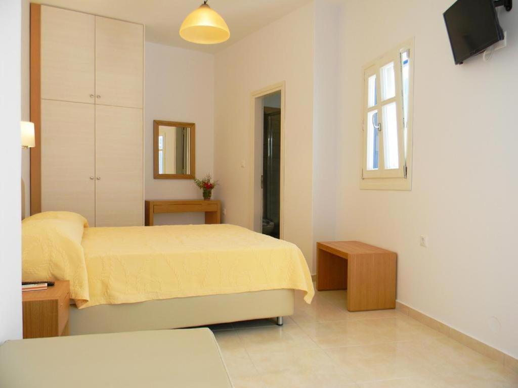 Deluxe Triple Room with Sea View - Photo 9