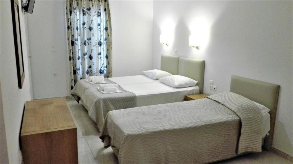 Deluxe Triple Room with Sea View - Photo 1