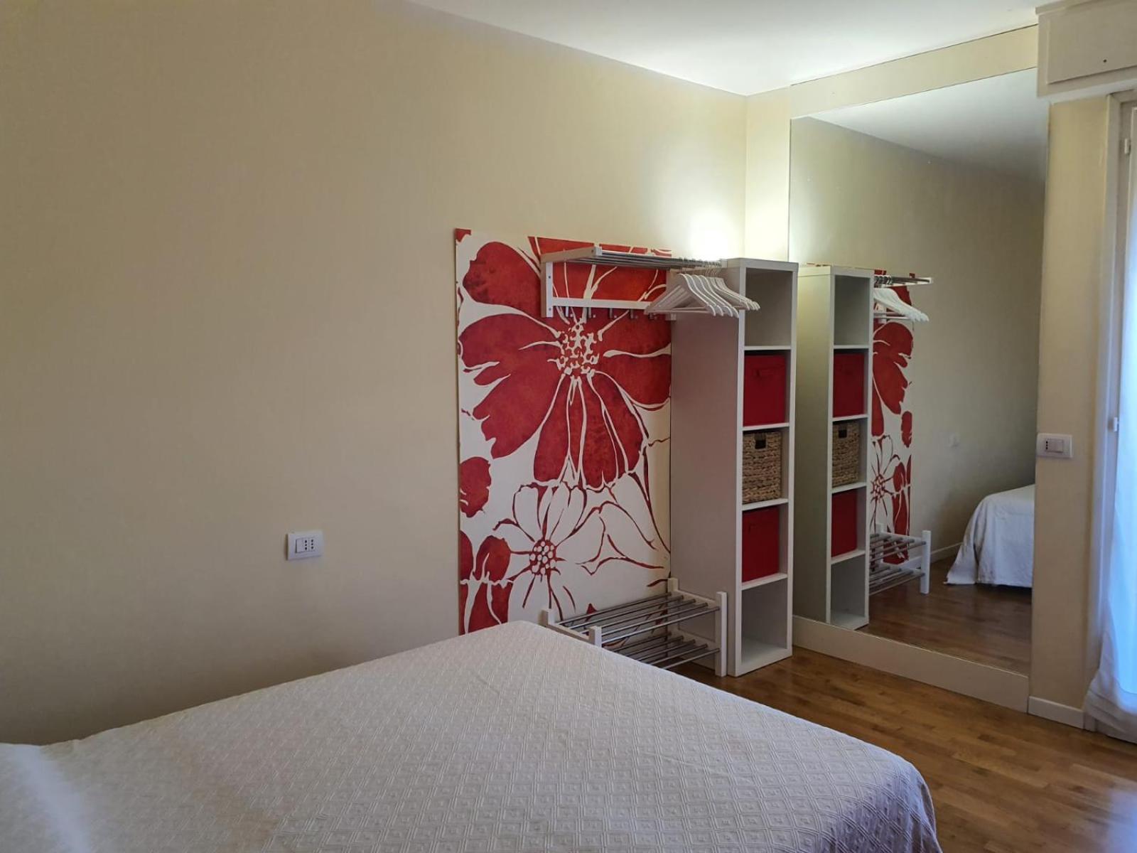 Double Room with Private External Bathroom - Photo 3