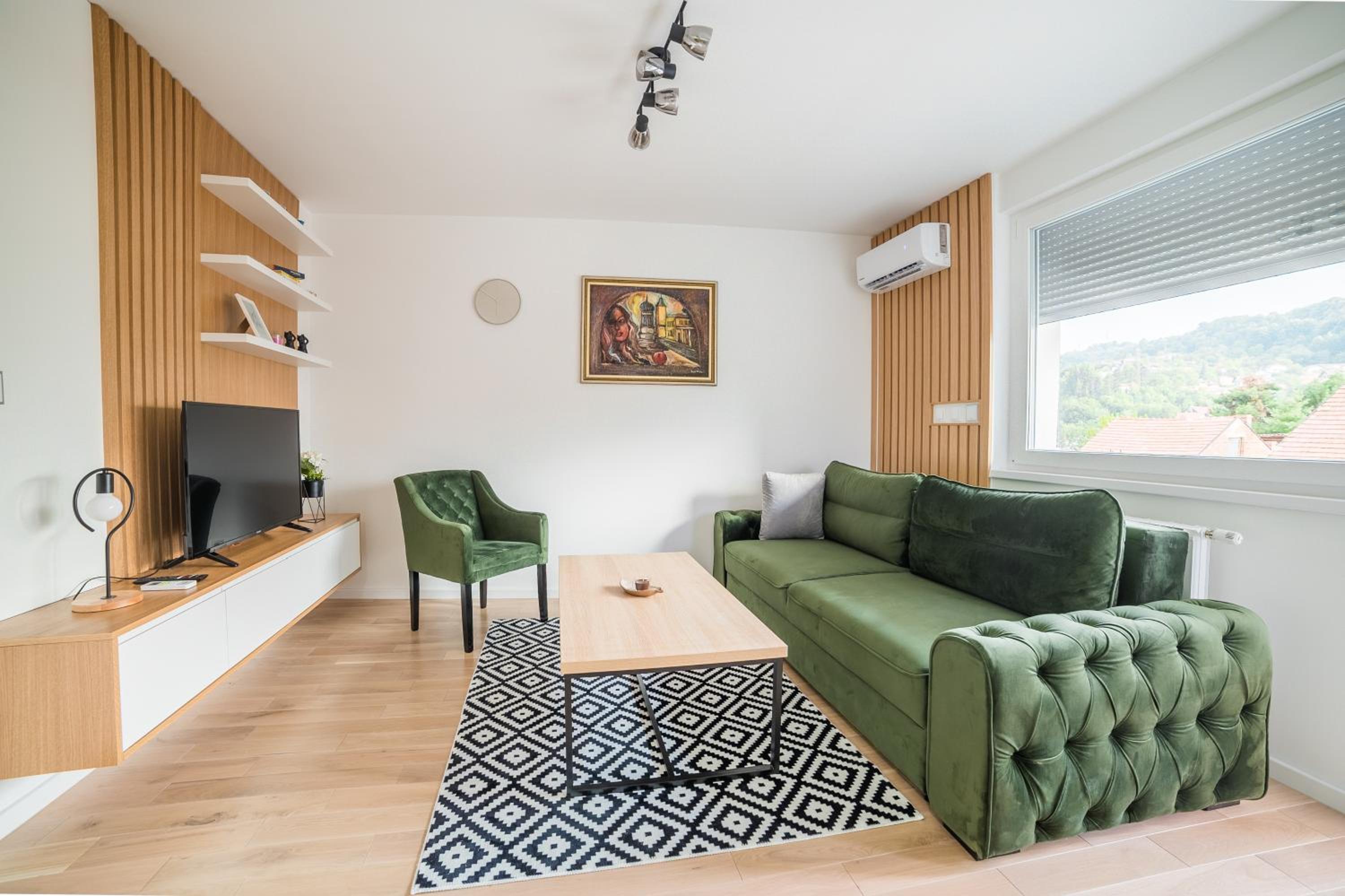 Apartment photo 2