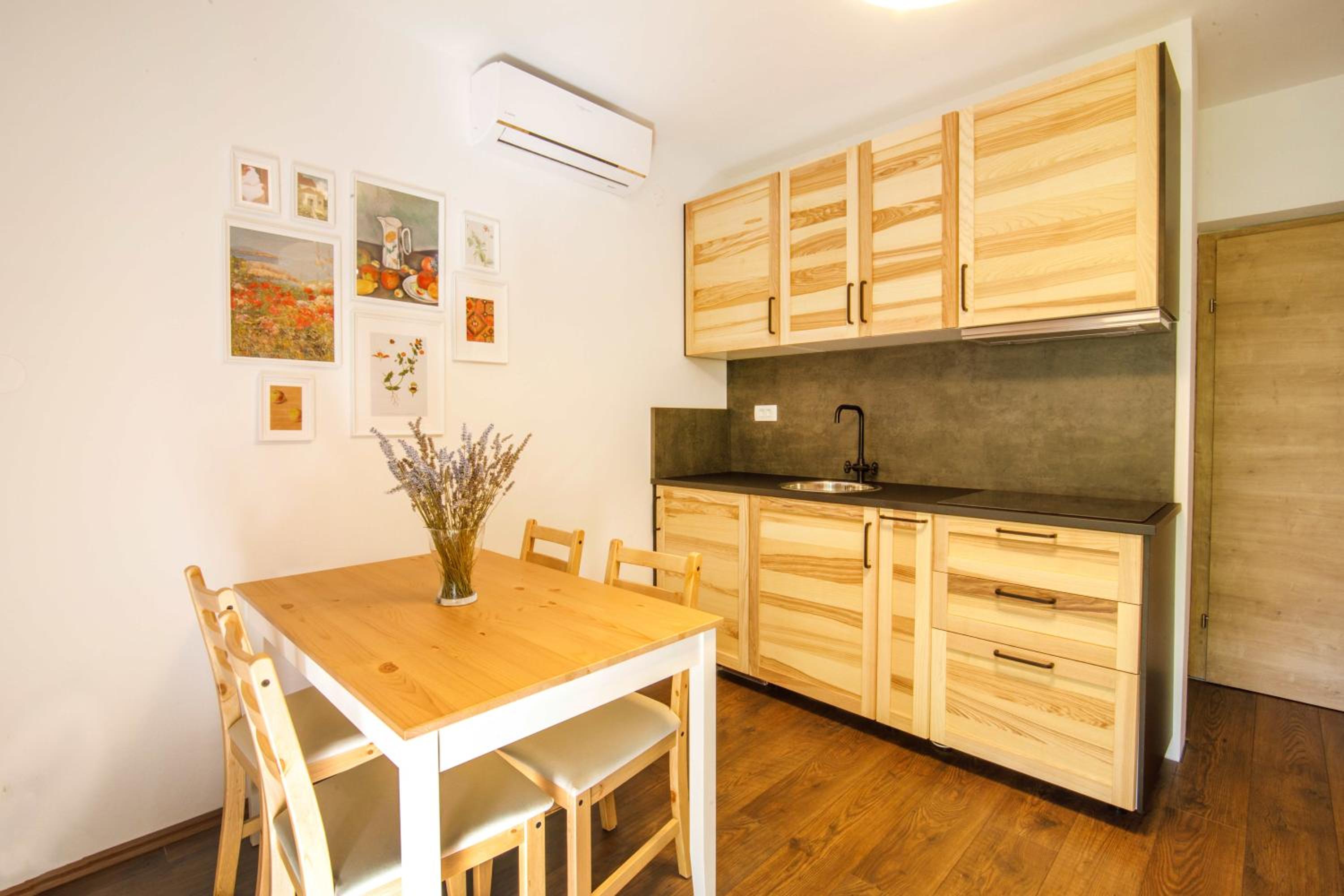 One-Bedroom Apartment photo 2