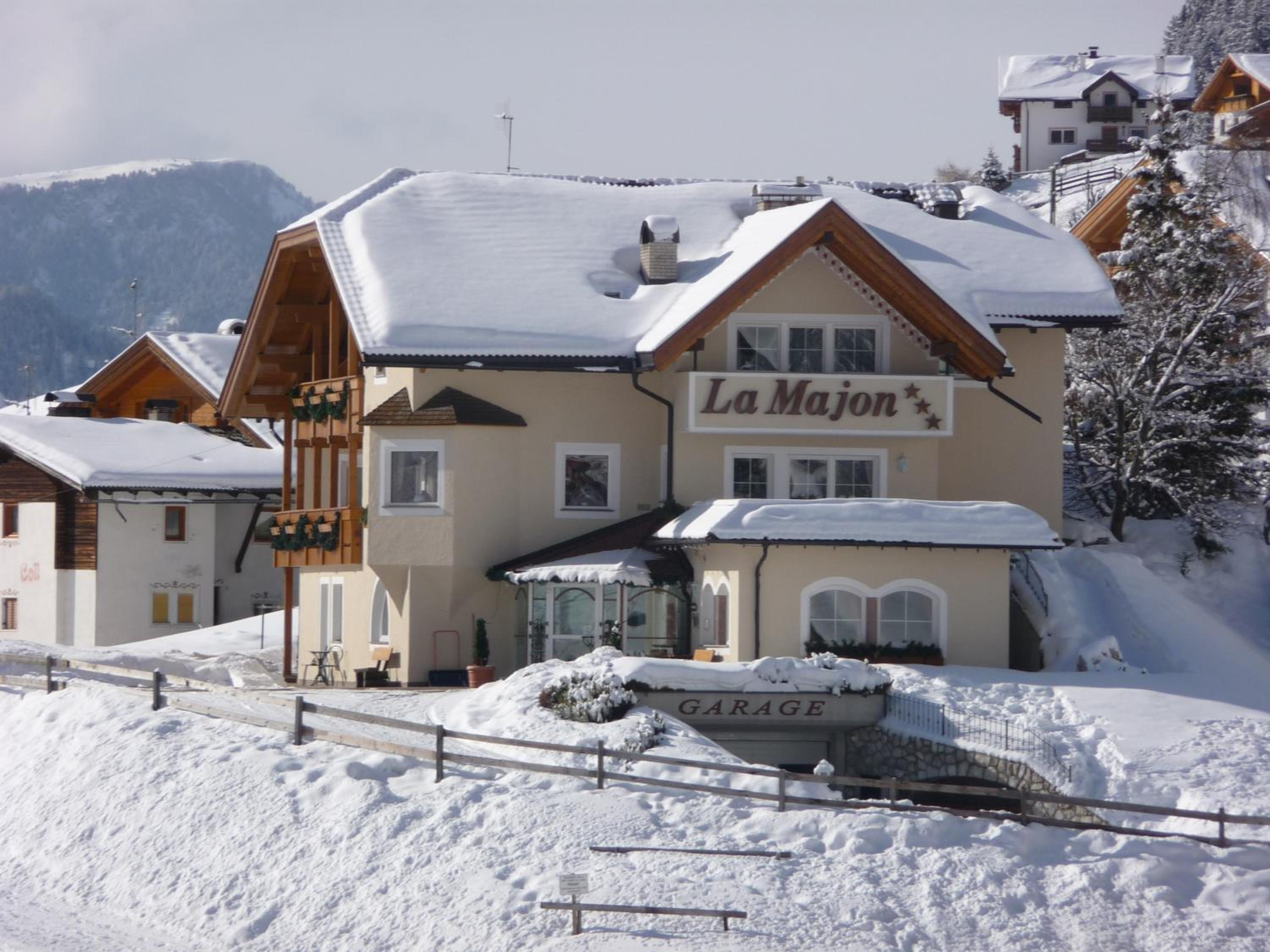 Studio with Mountain View - Photo 8