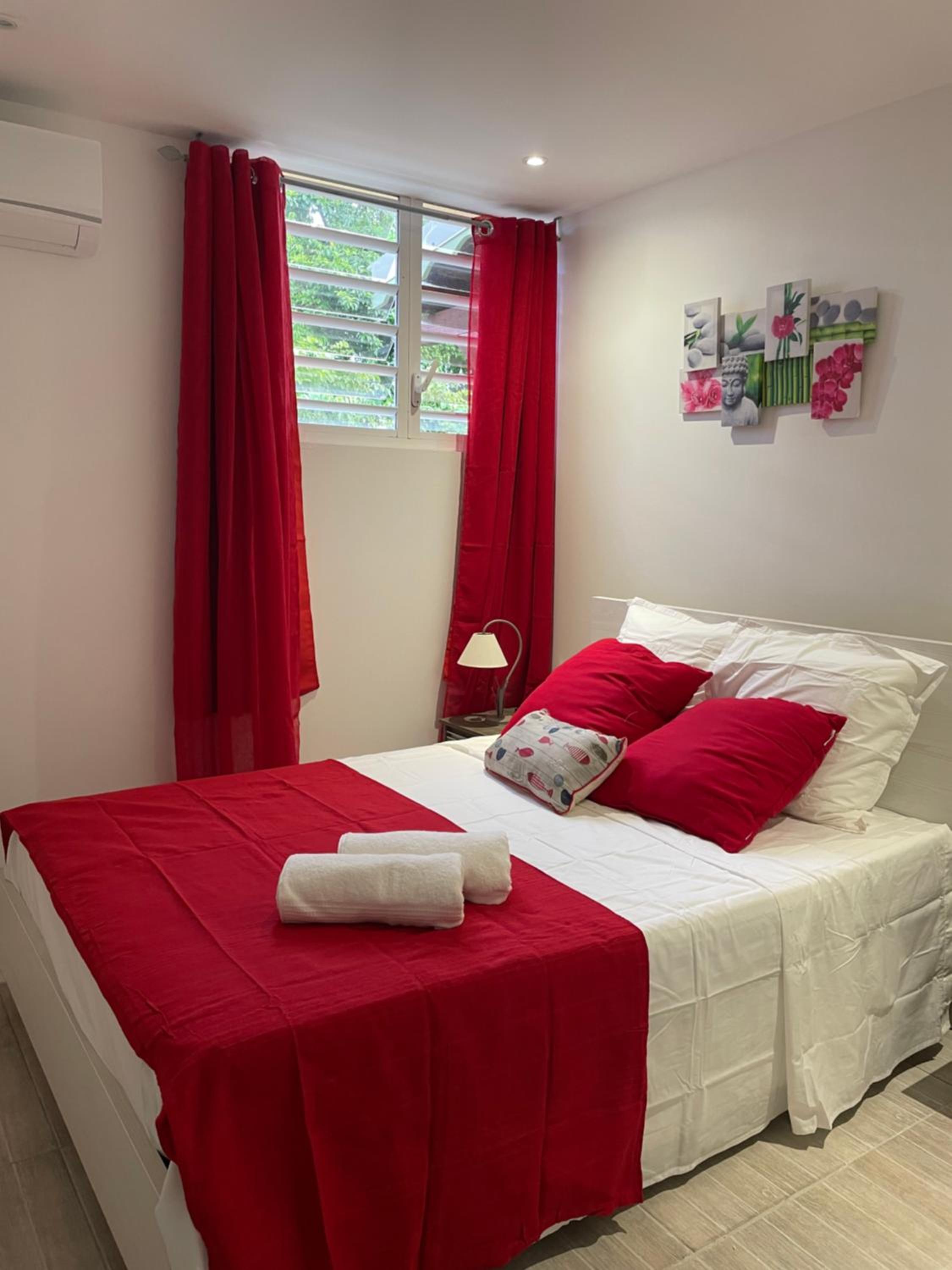 One-Bedroom Apartment - Photo 1