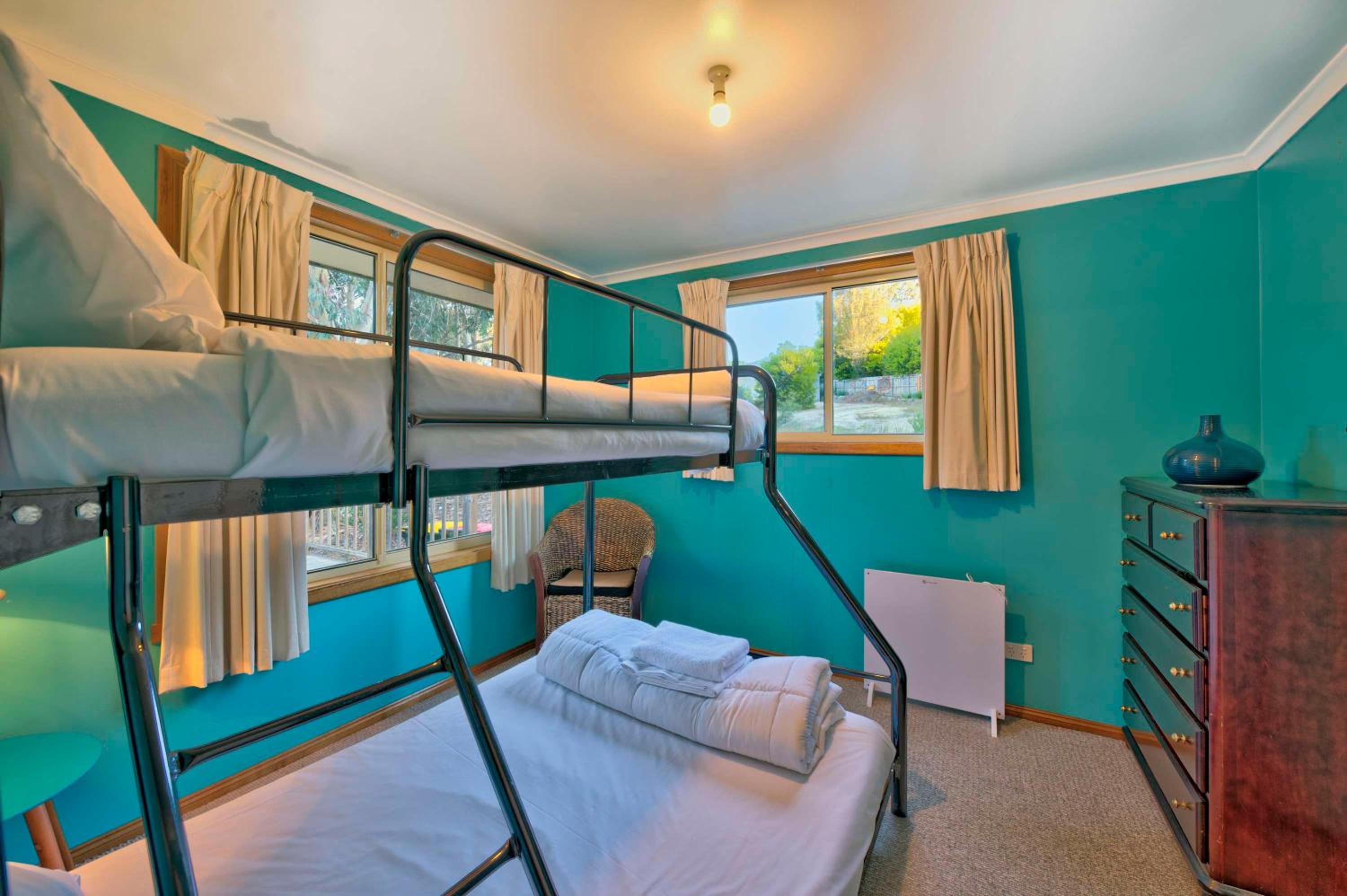 Four-Bedroom House photo 2