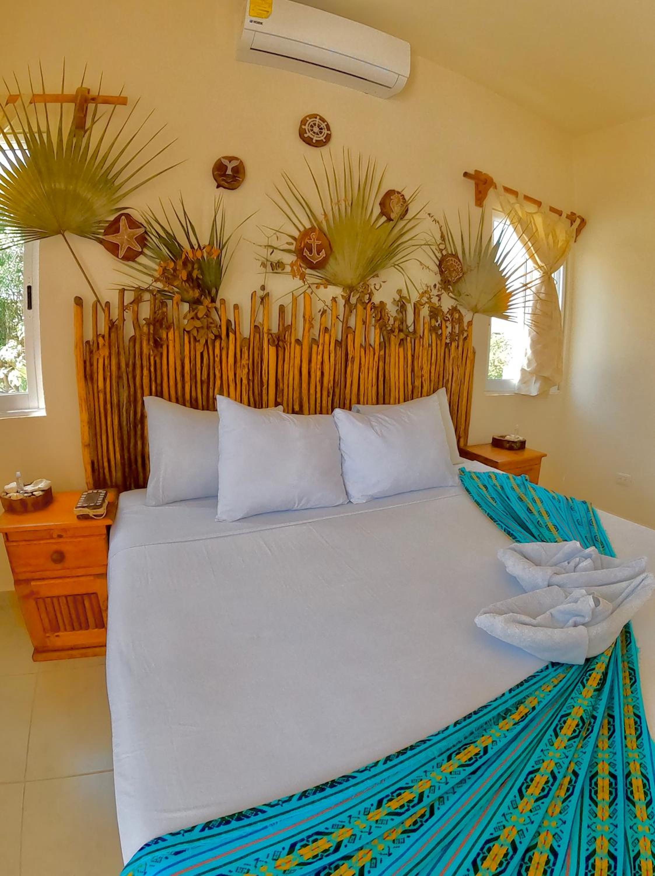Queen Room with Pool View - Photo 1