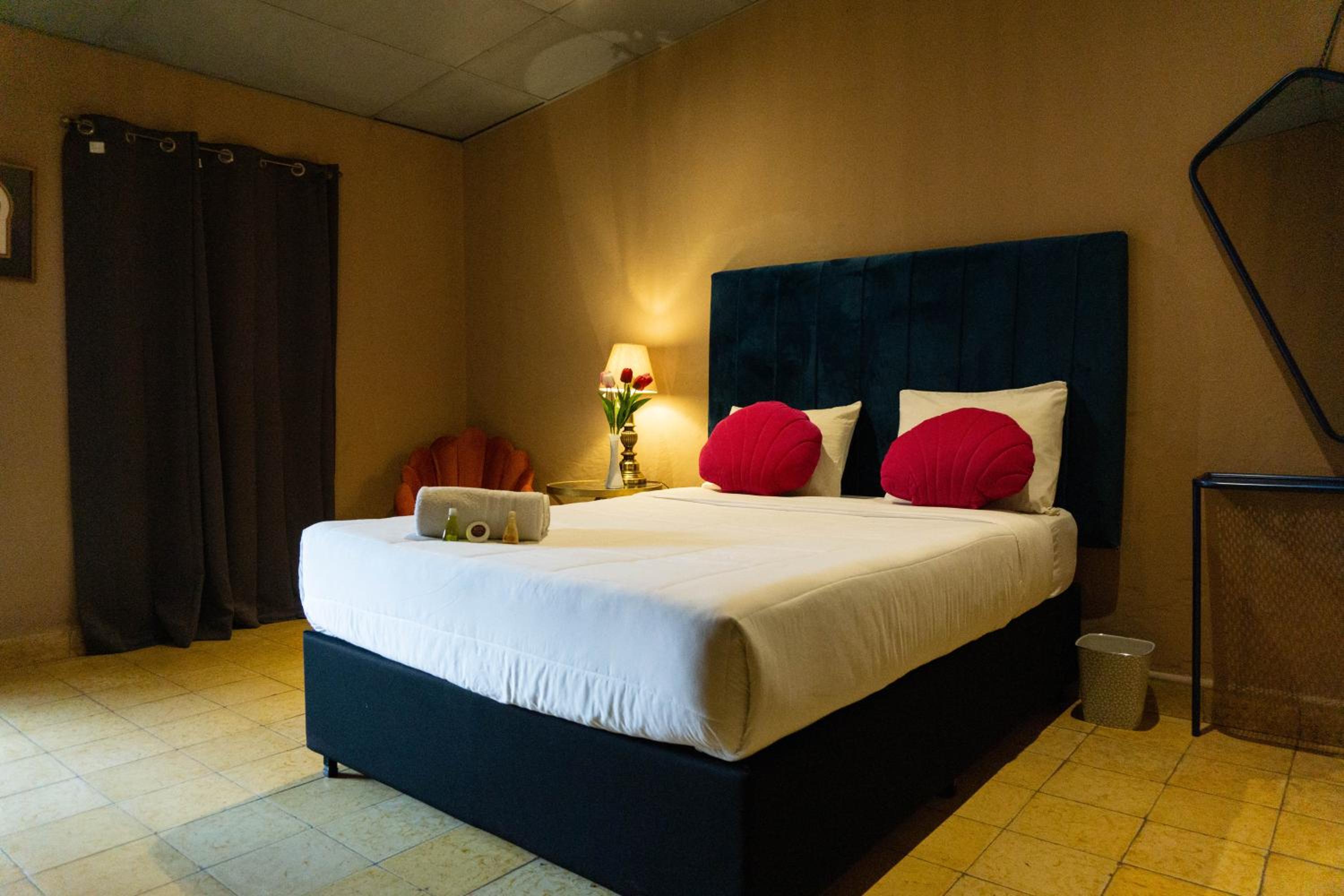 Deluxe Double Room with Balcony photo 3