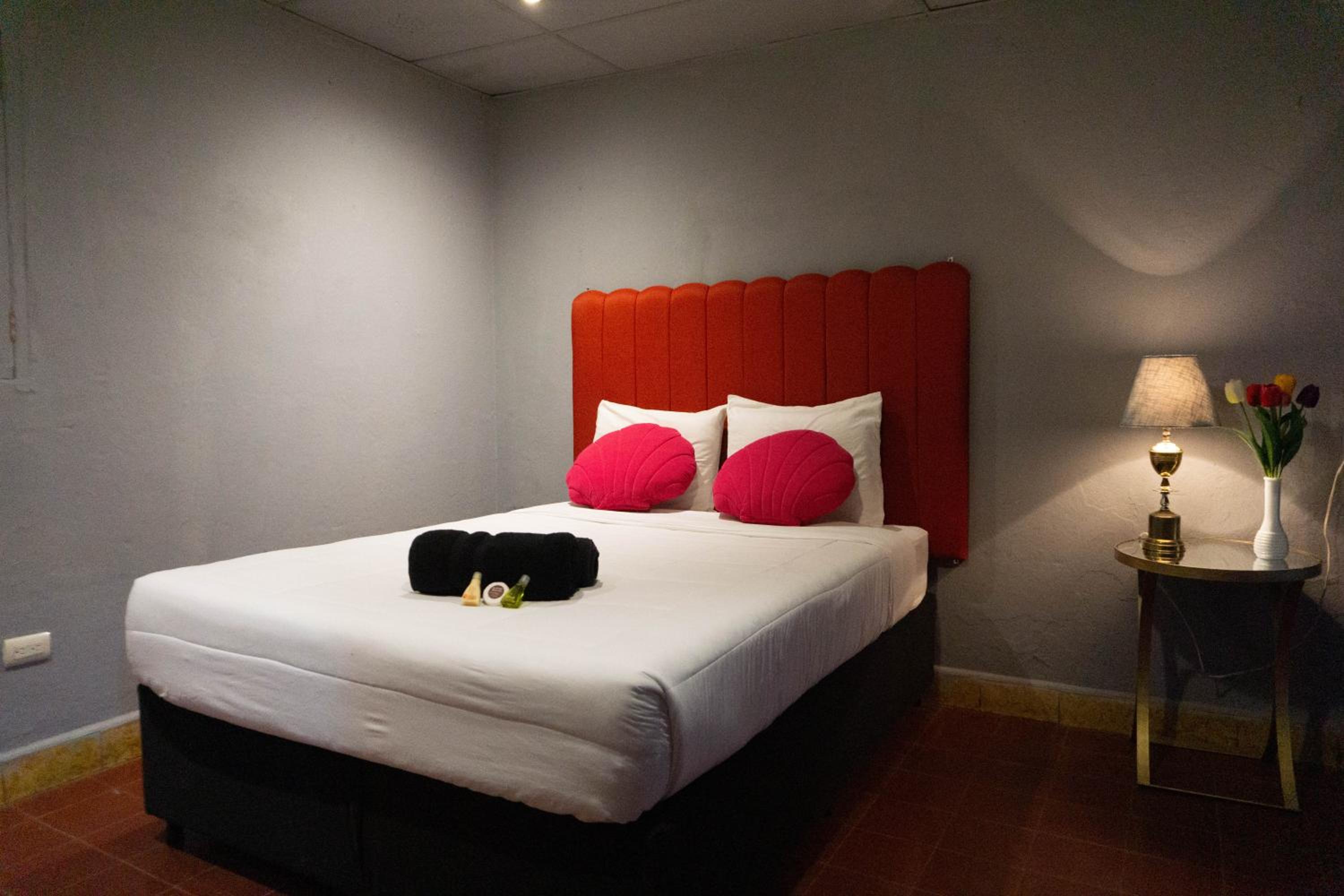 Deluxe Double Room with Balcony photo 2