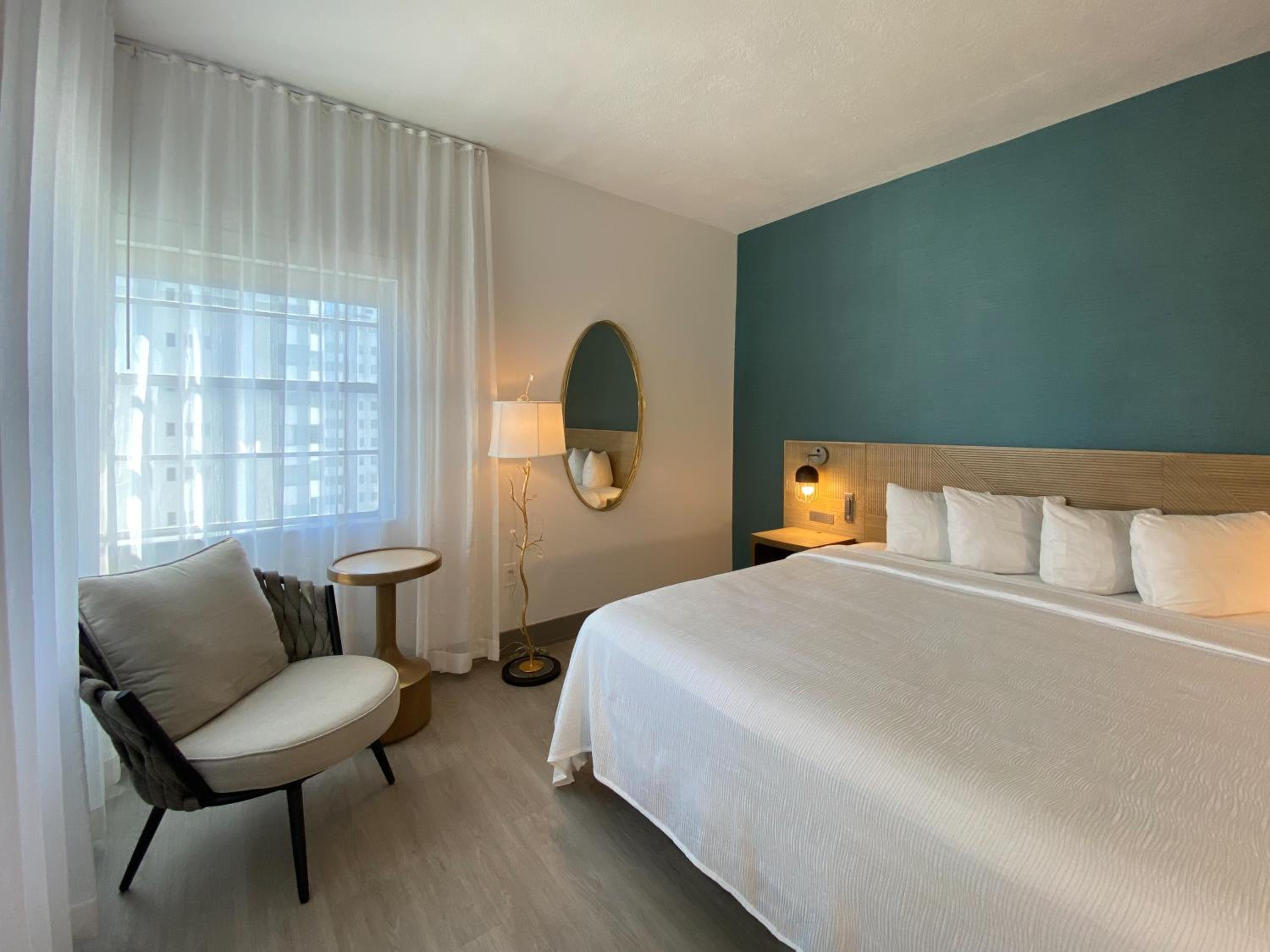 Classic King Room - Photo 5