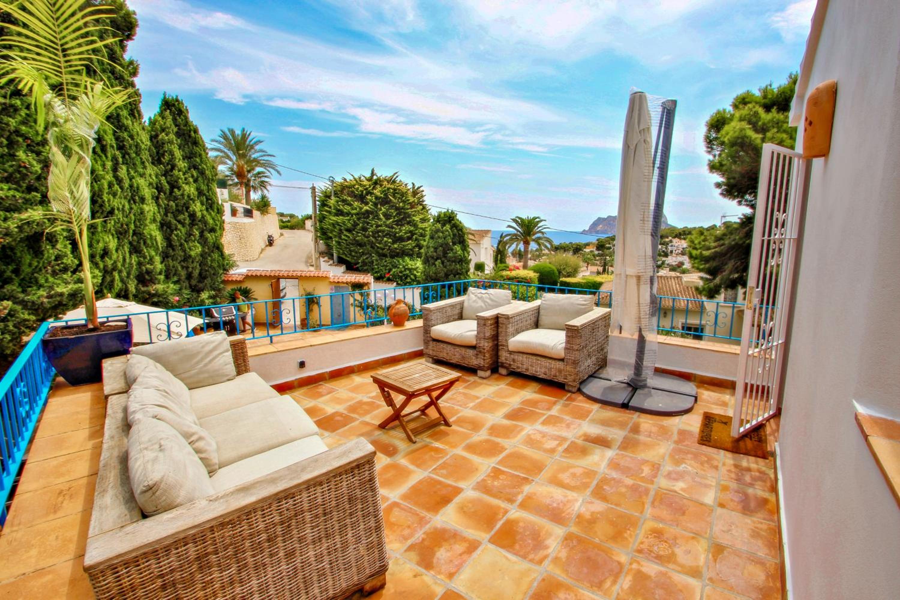 Villa photo 2