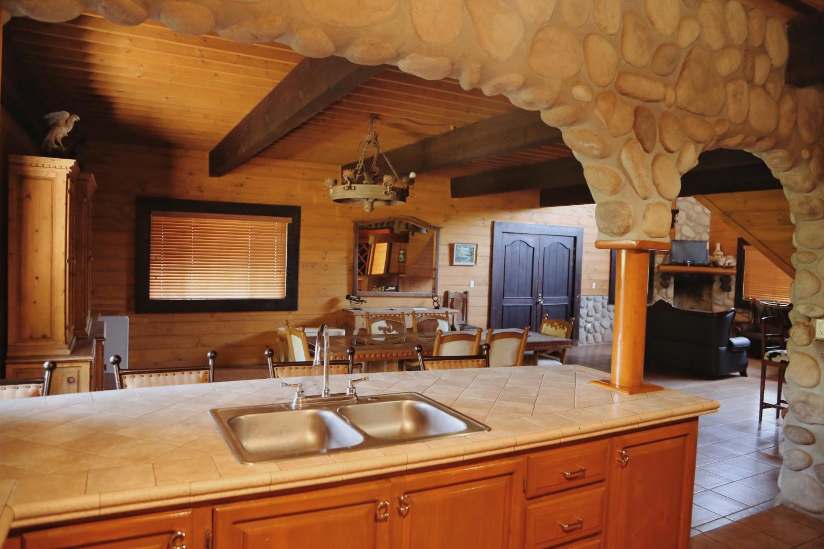 Three-Bedroom Chalet - Photo 5