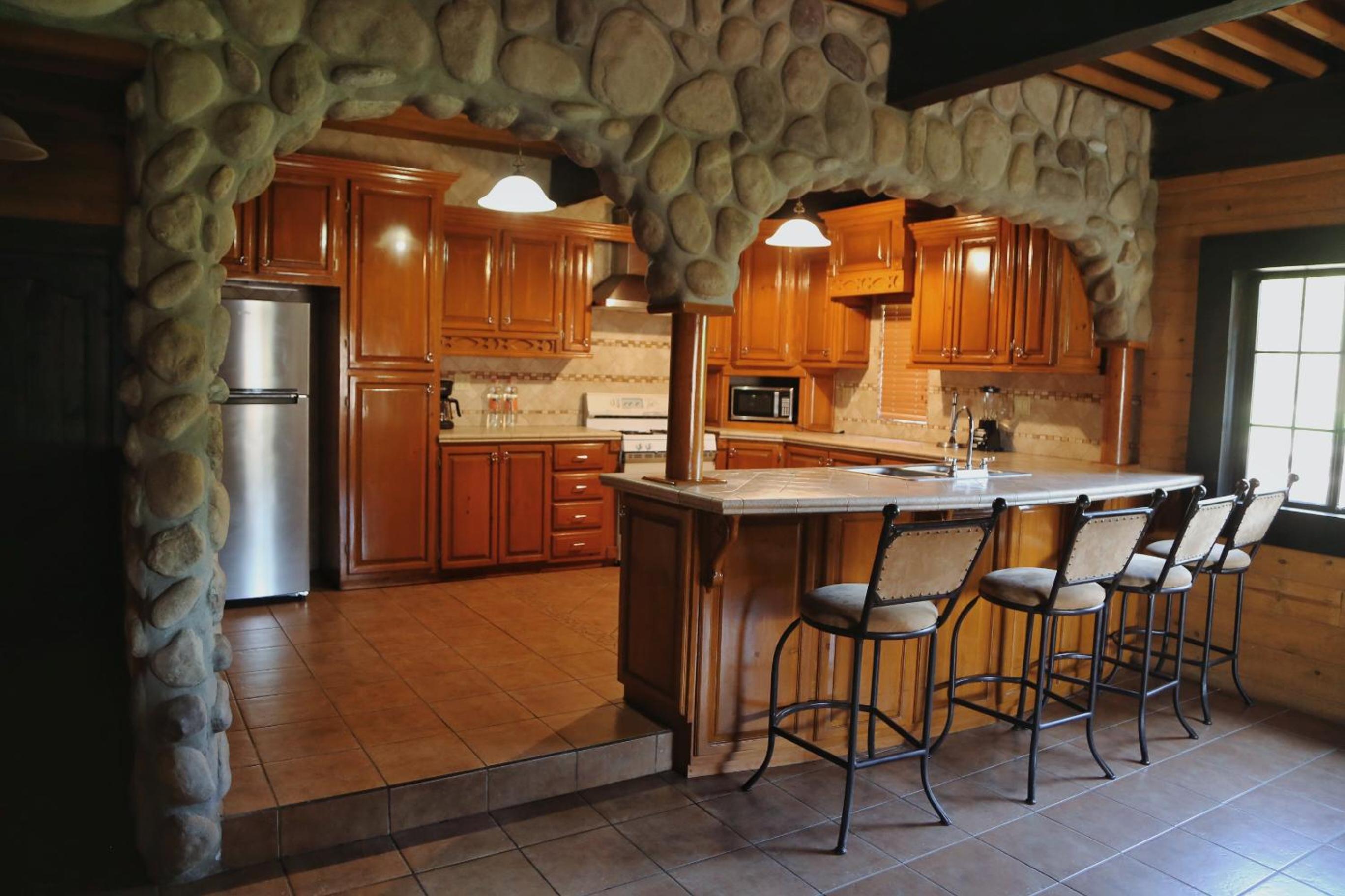 Three-Bedroom Chalet - Photo 3