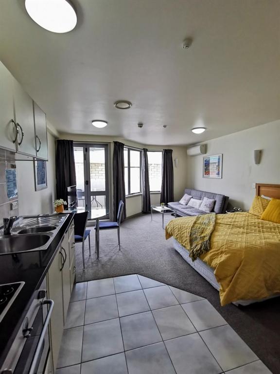 Studio Apartment photo 1
