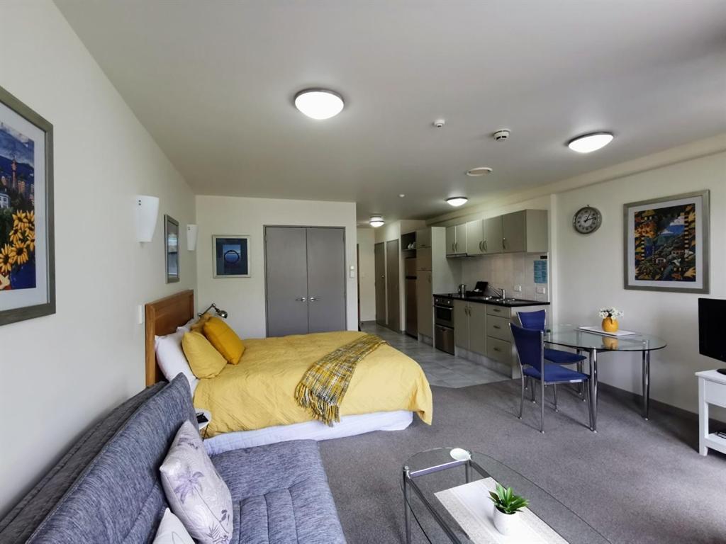 Studio Apartment photo 2