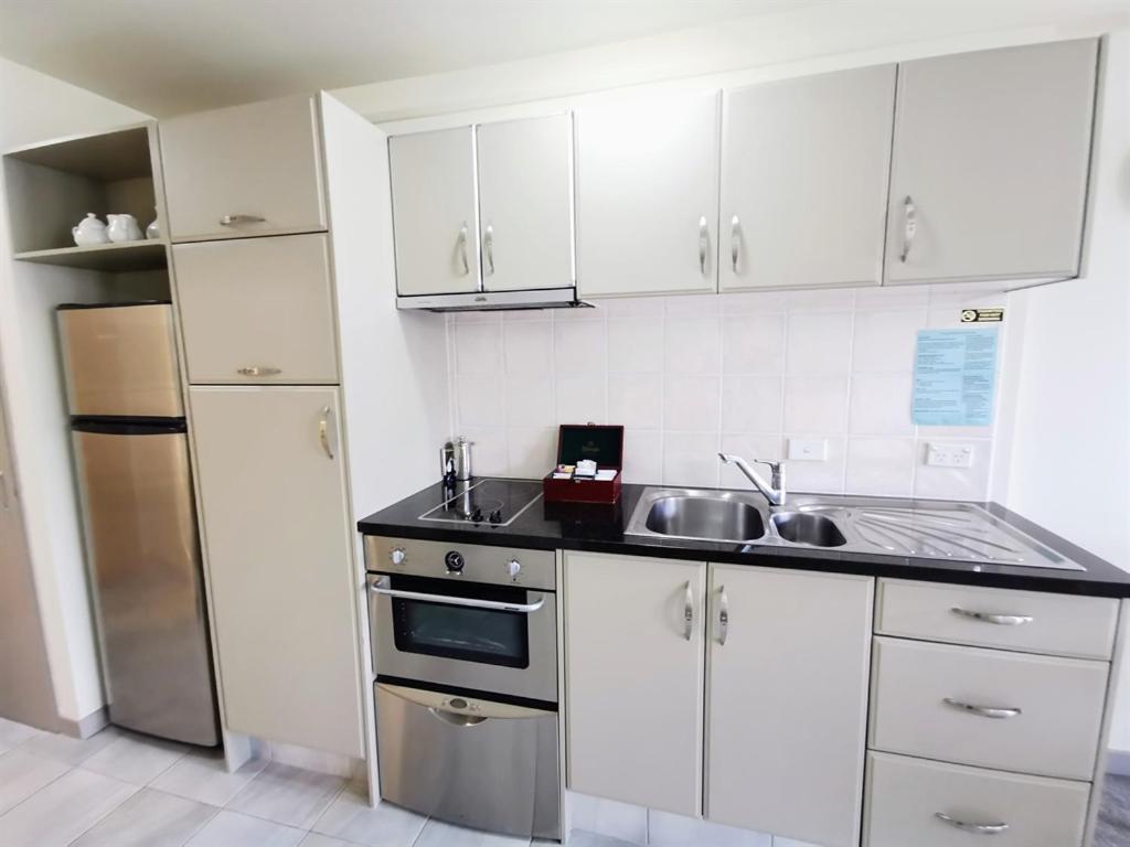 Studio Apartment photo 3