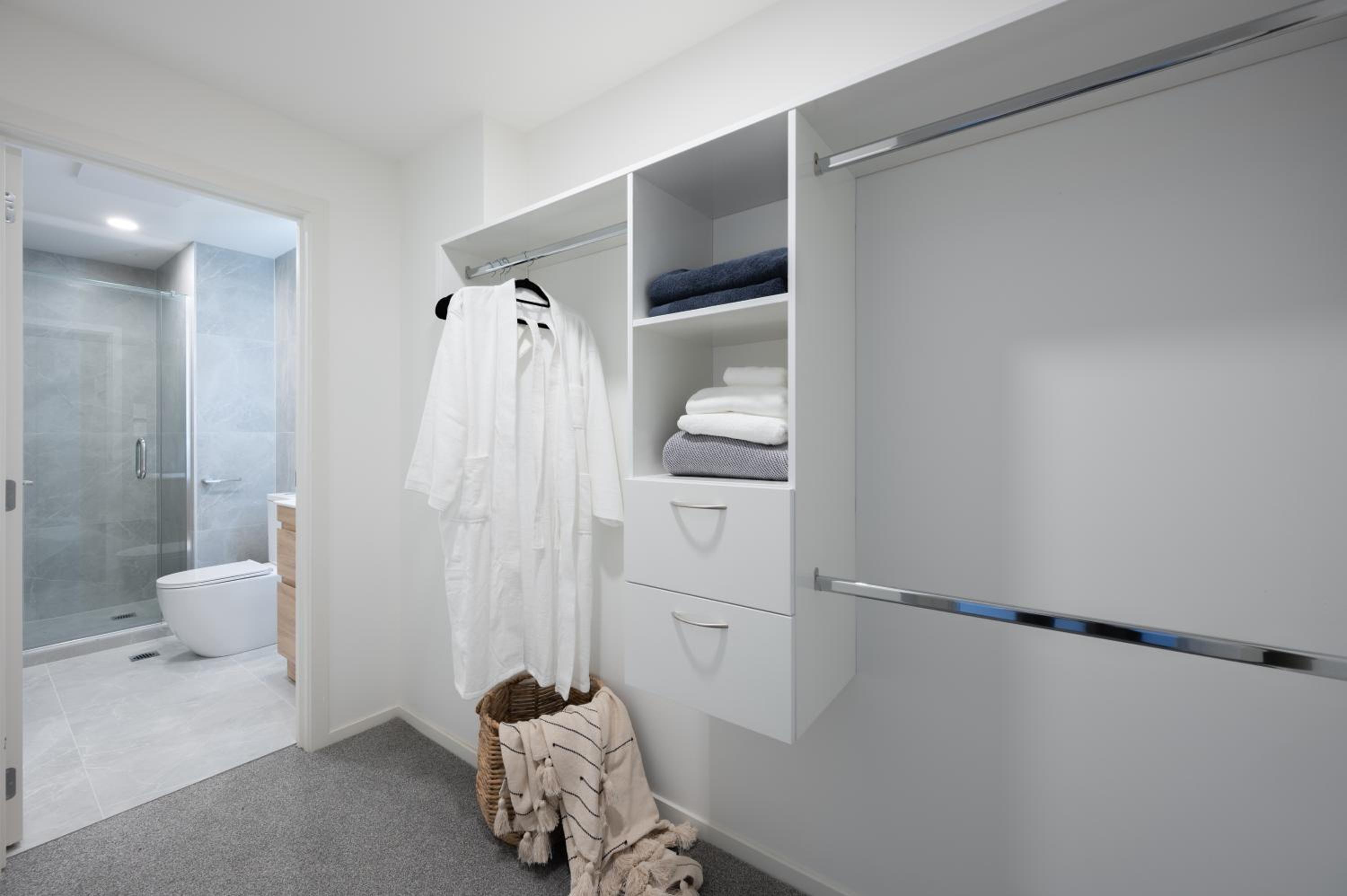 Two Bedroom Premier Apartment - Photo 6