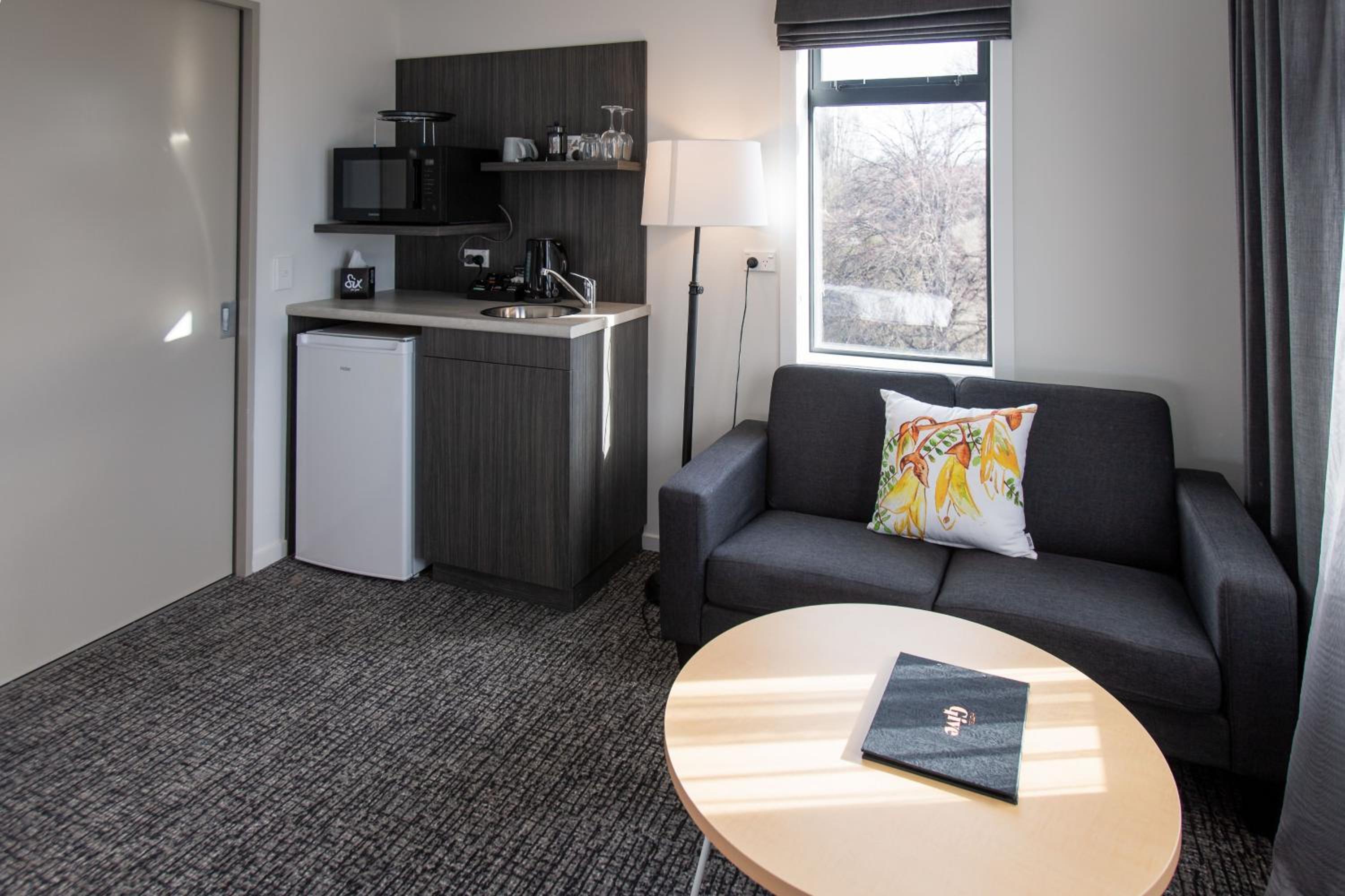 Executive Studio Apartment - Photo 3