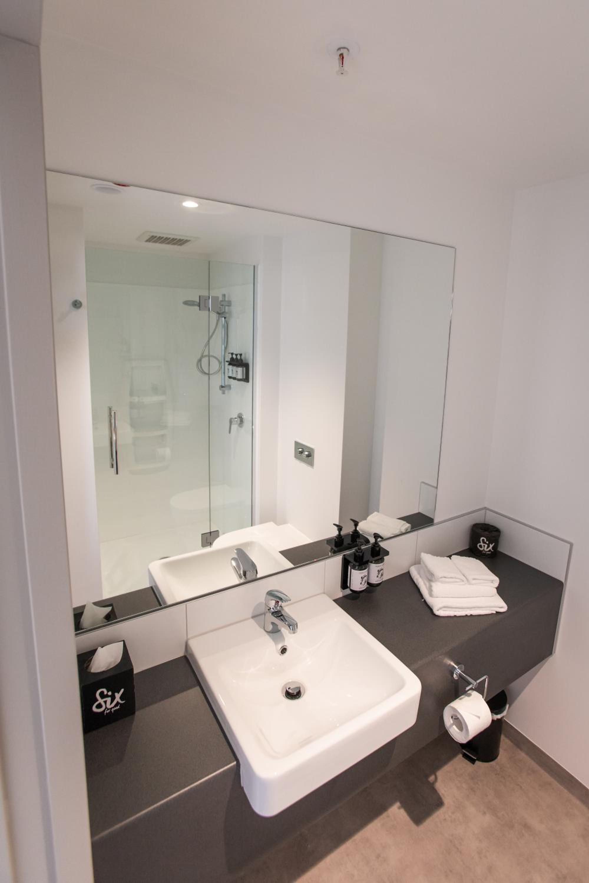 Executive Studio Apartment - Photo 4