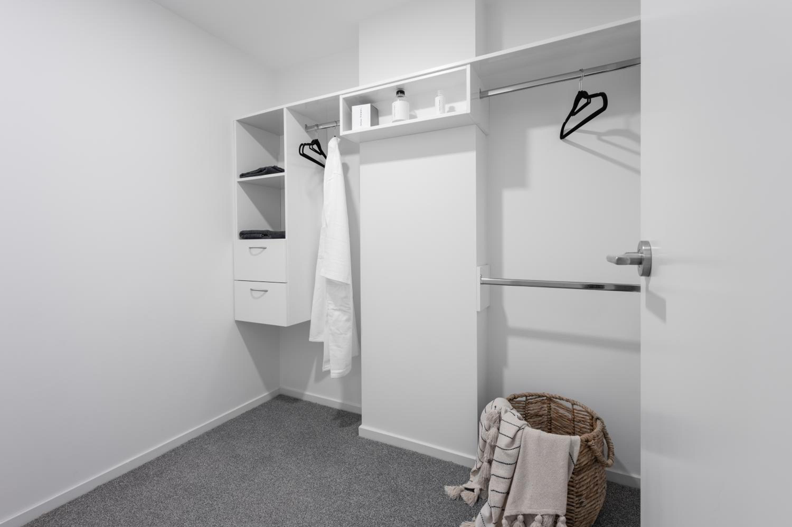 One-Bedroom Apartment - Photo 10