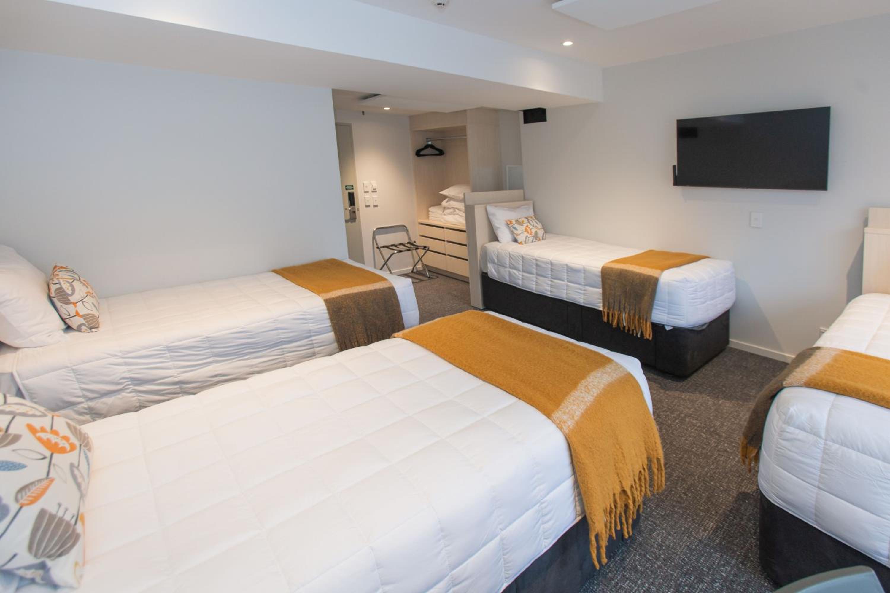 Classic Quadruple Room