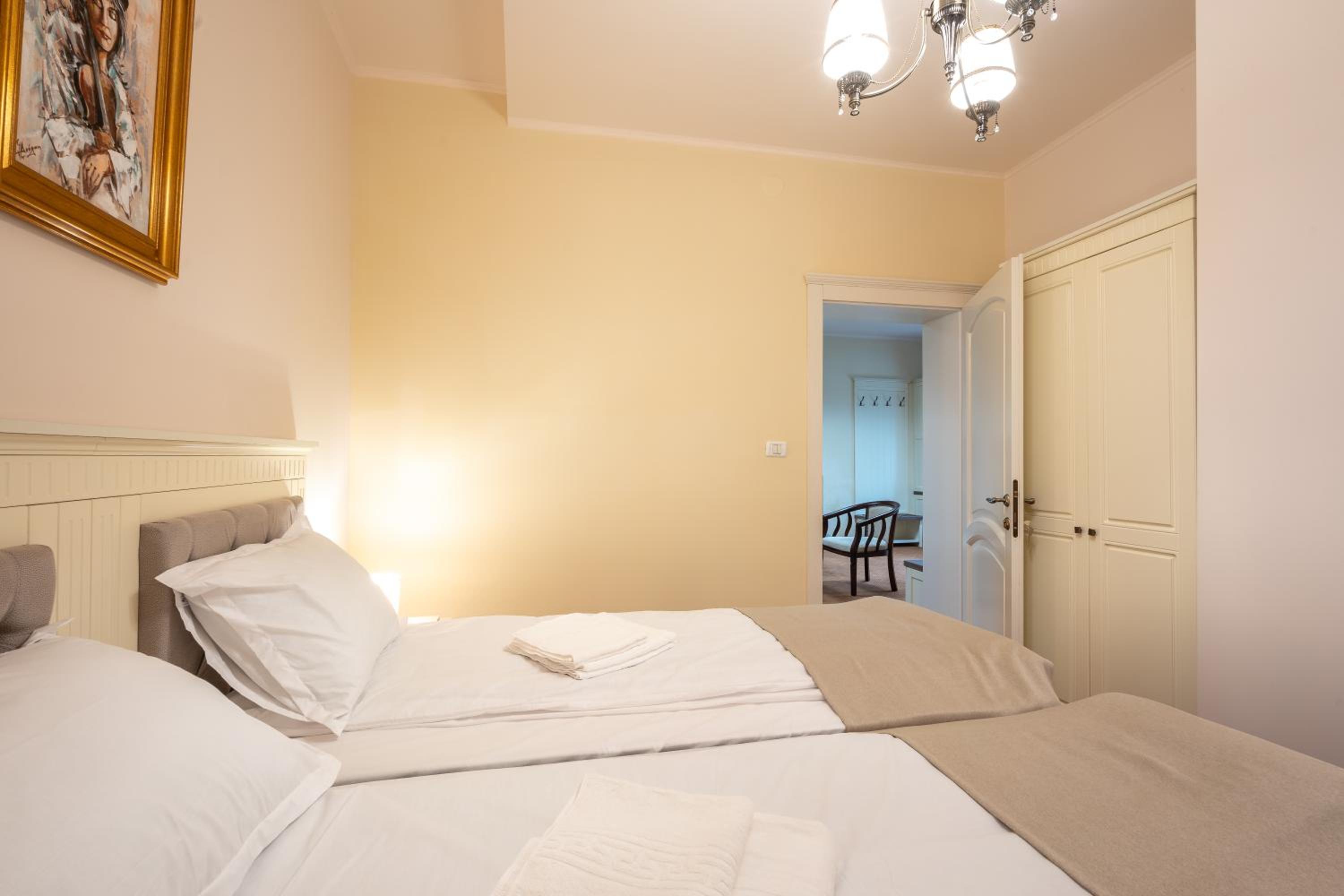 Two-Bedroom Apartment - Photo 16