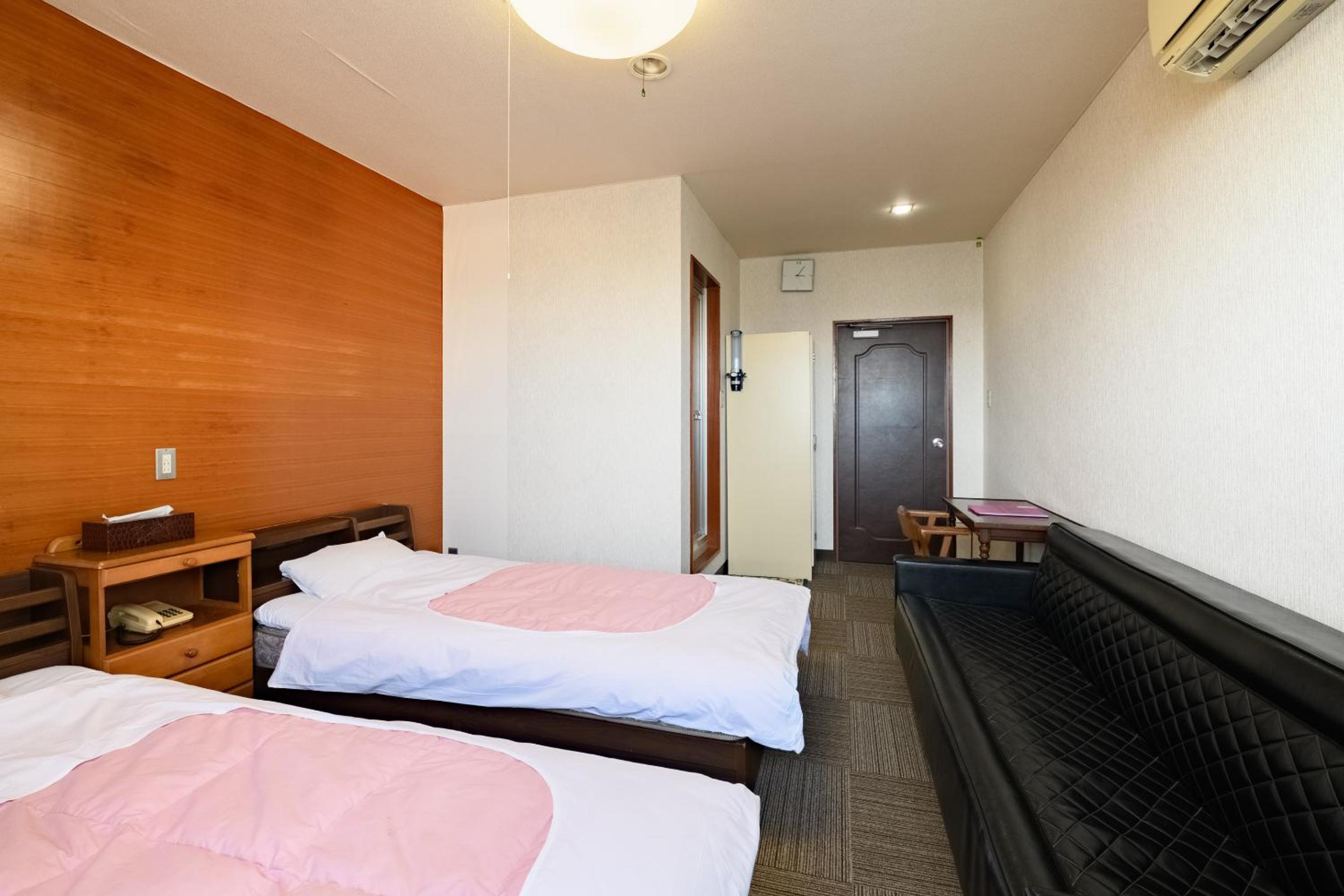 Twin Room photo 2