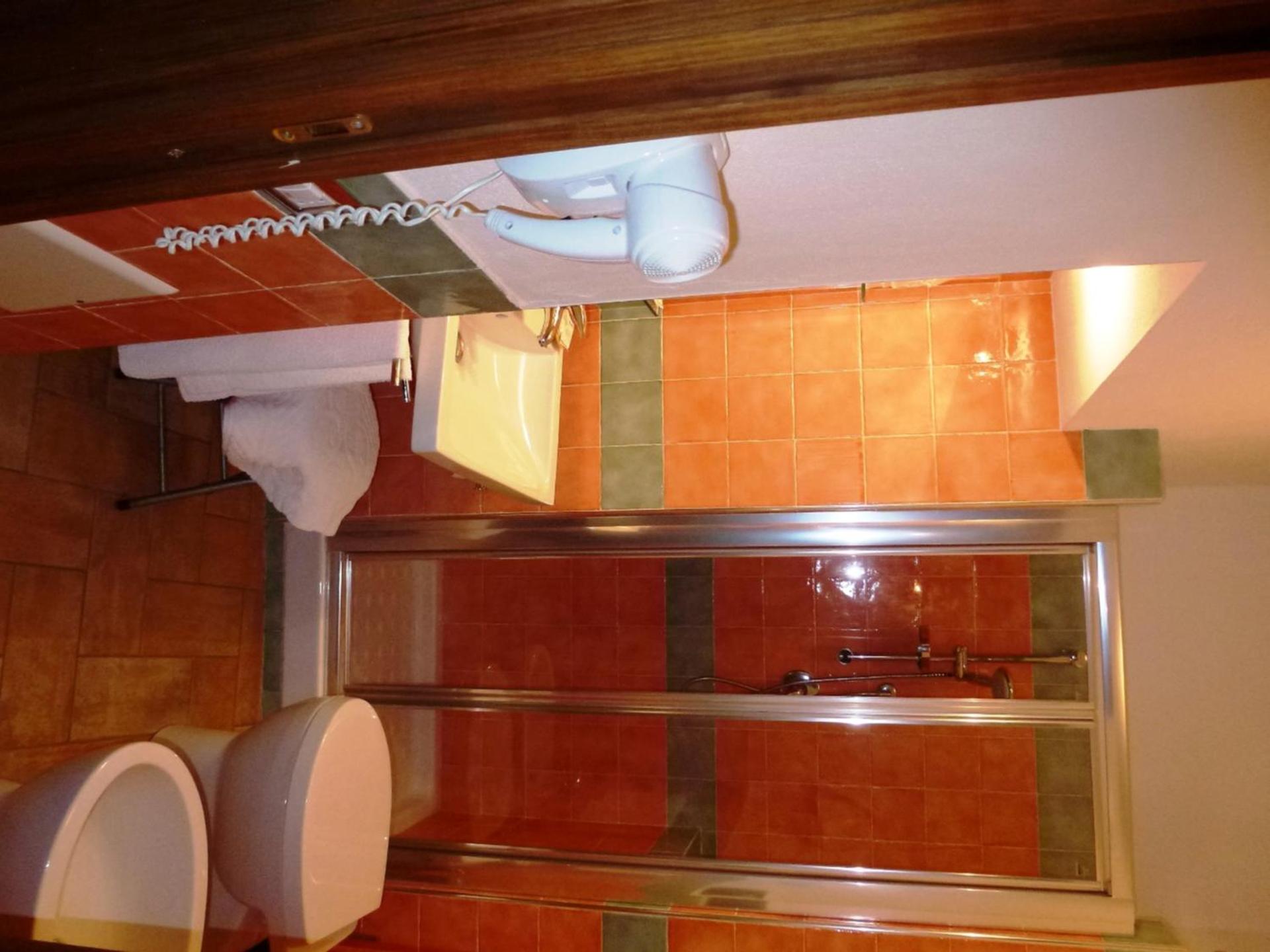 Double Room - Photo 4