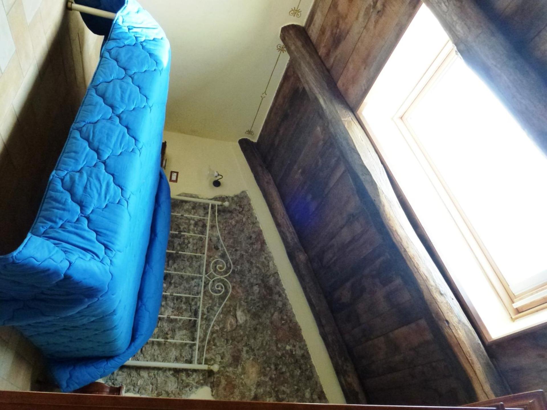 Quadruple Room with Private Bathroom - Photo 3