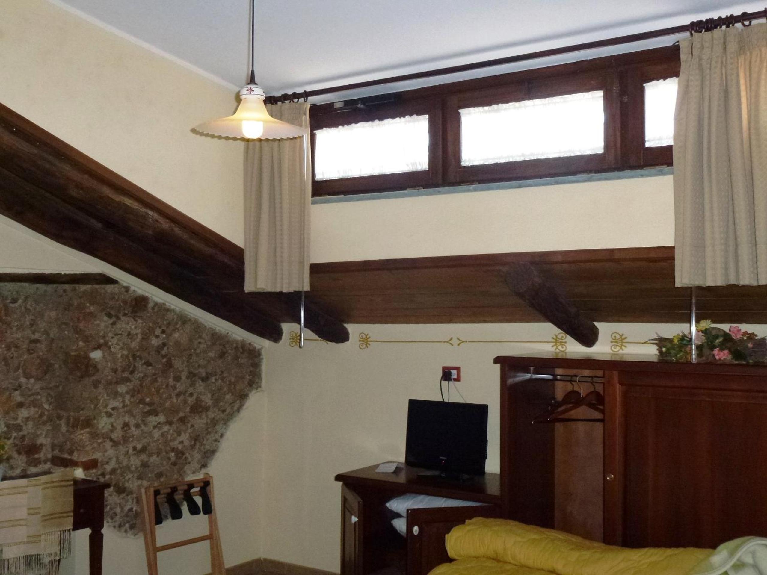 Standard Triple Room - Photo 1